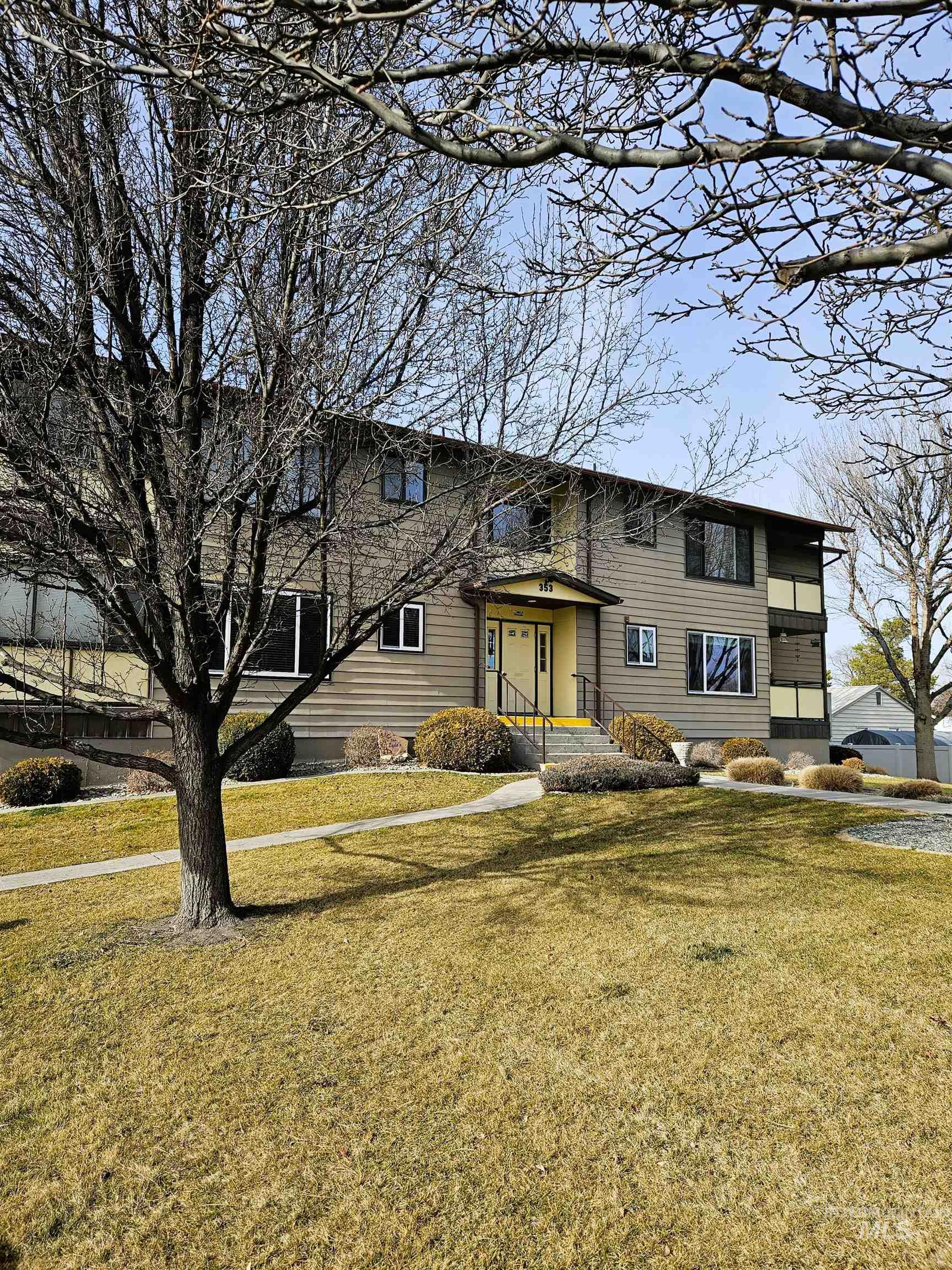 353 Elm St N, Twin Falls, Idaho 83301, 2 Bedrooms, 2 Bathrooms, Residential For Sale, Price $219,900,MLS 98973577