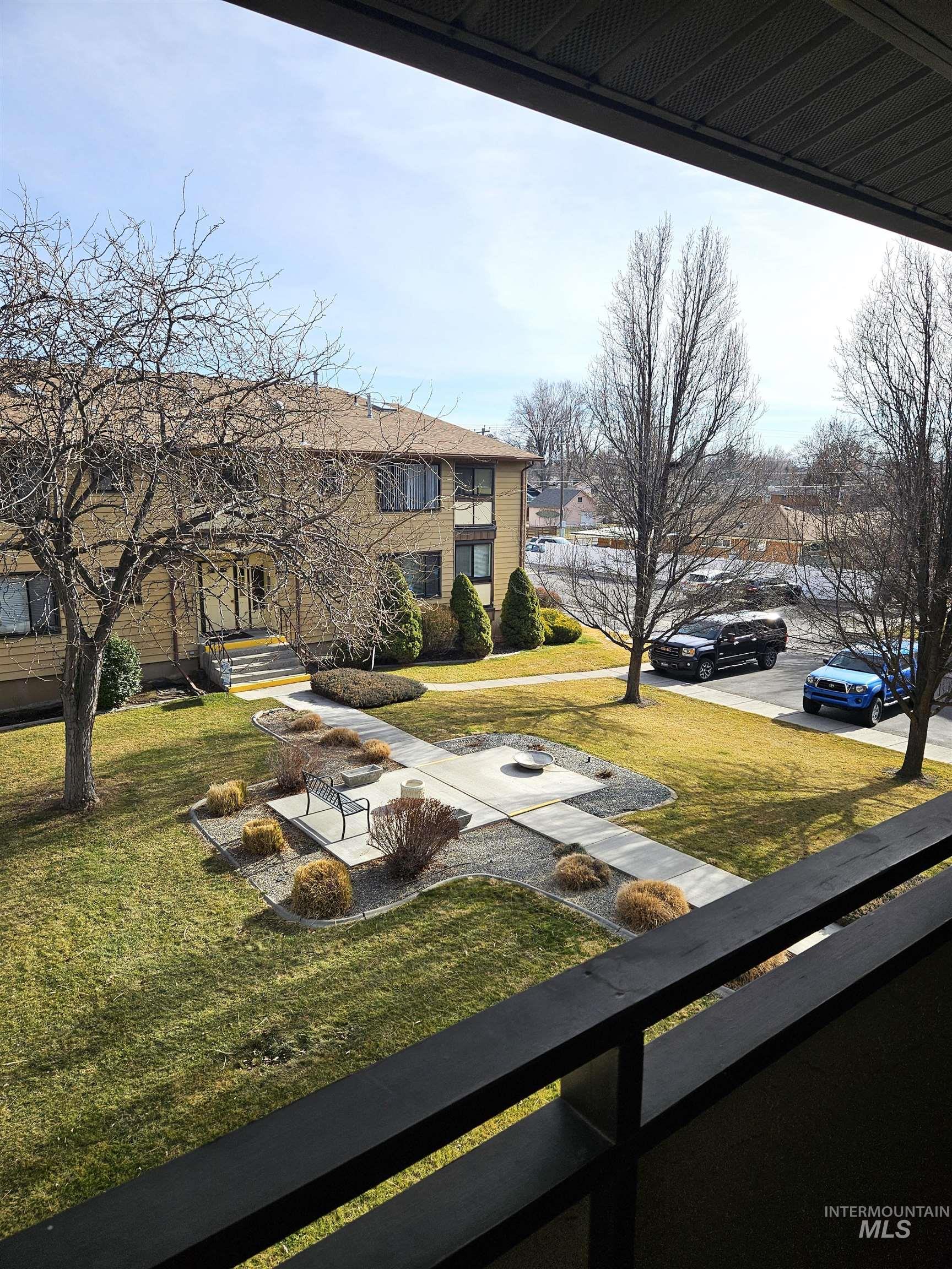 353 Elm St N, Twin Falls, Idaho 83301, 2 Bedrooms, 2 Bathrooms, Residential For Sale, Price $219,900,MLS 98973577