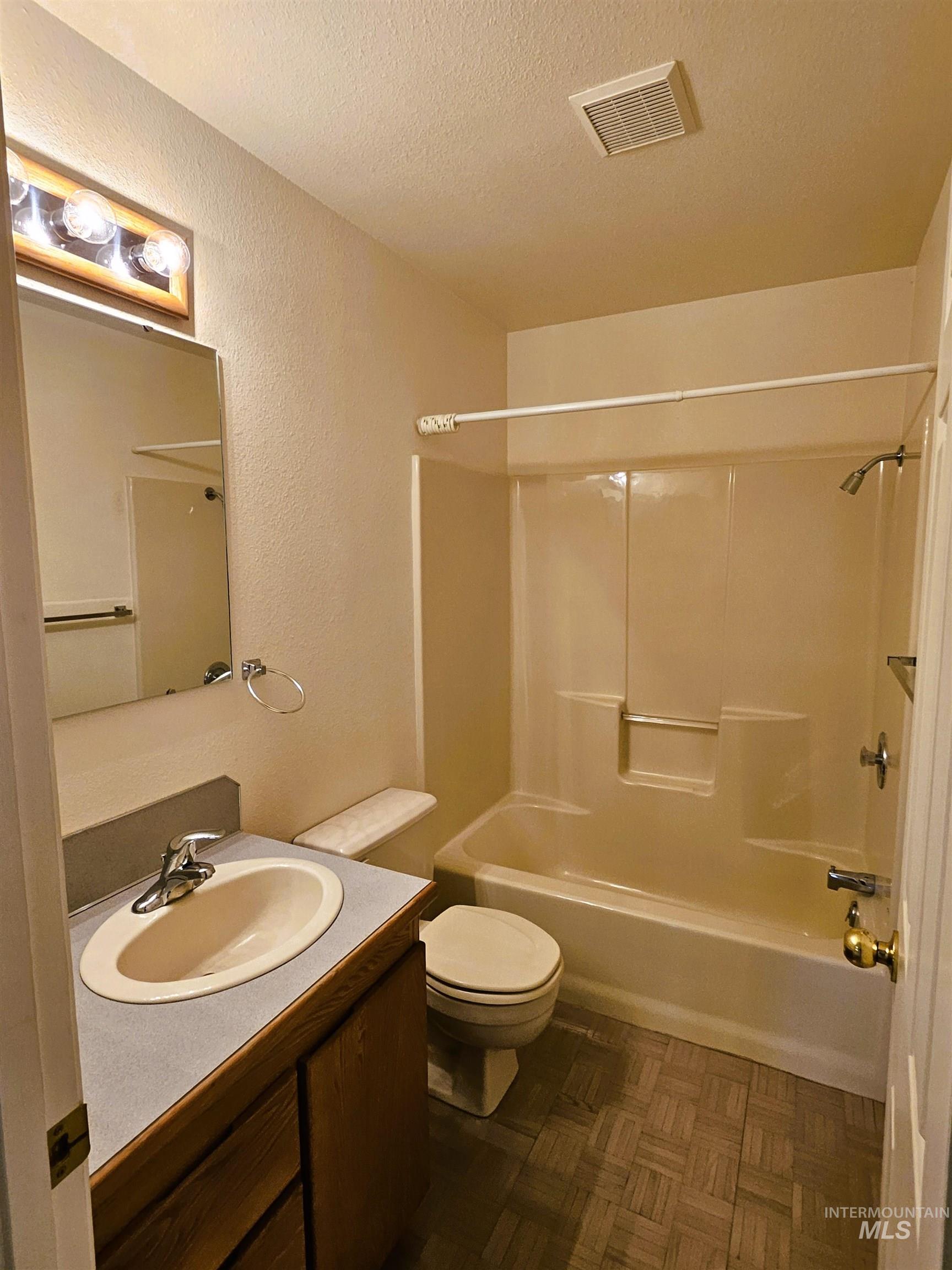 353 Elm St N, Twin Falls, Idaho 83301, 2 Bedrooms, 2 Bathrooms, Residential For Sale, Price $219,900,MLS 98973577