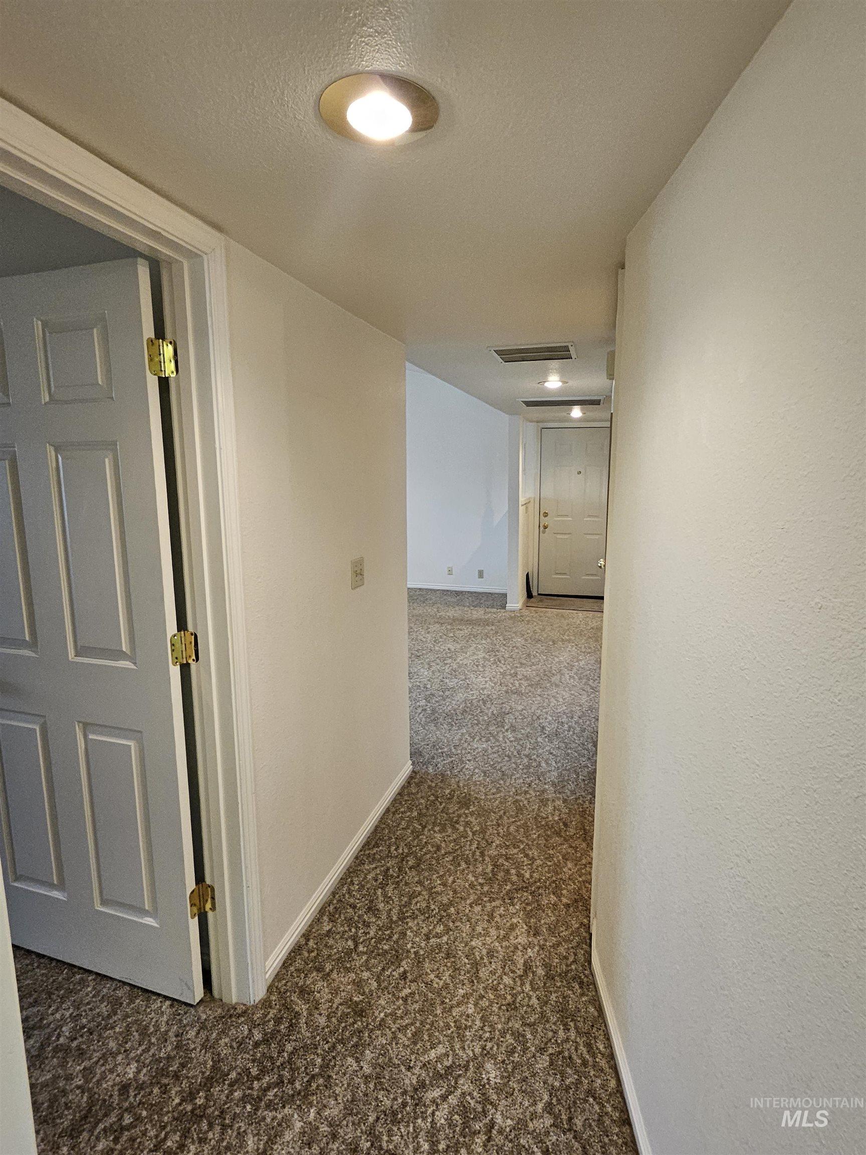 353 Elm St N, Twin Falls, Idaho 83301, 2 Bedrooms, 2 Bathrooms, Residential For Sale, Price $219,900,MLS 98973577