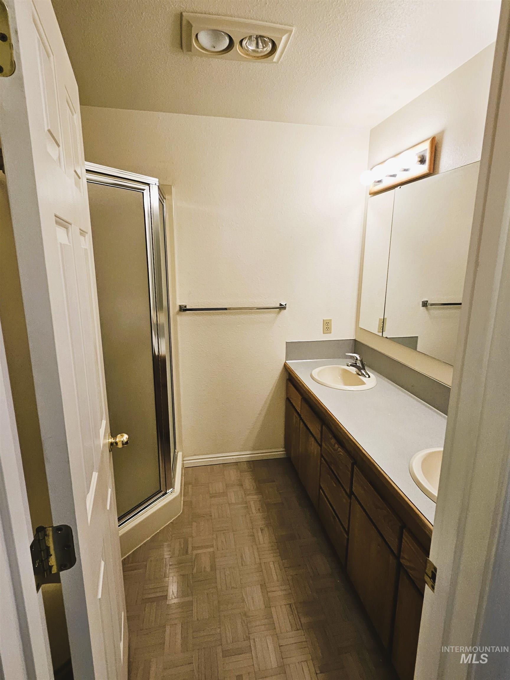 353 Elm St N, Twin Falls, Idaho 83301, 2 Bedrooms, 2 Bathrooms, Residential For Sale, Price $219,900,MLS 98973577