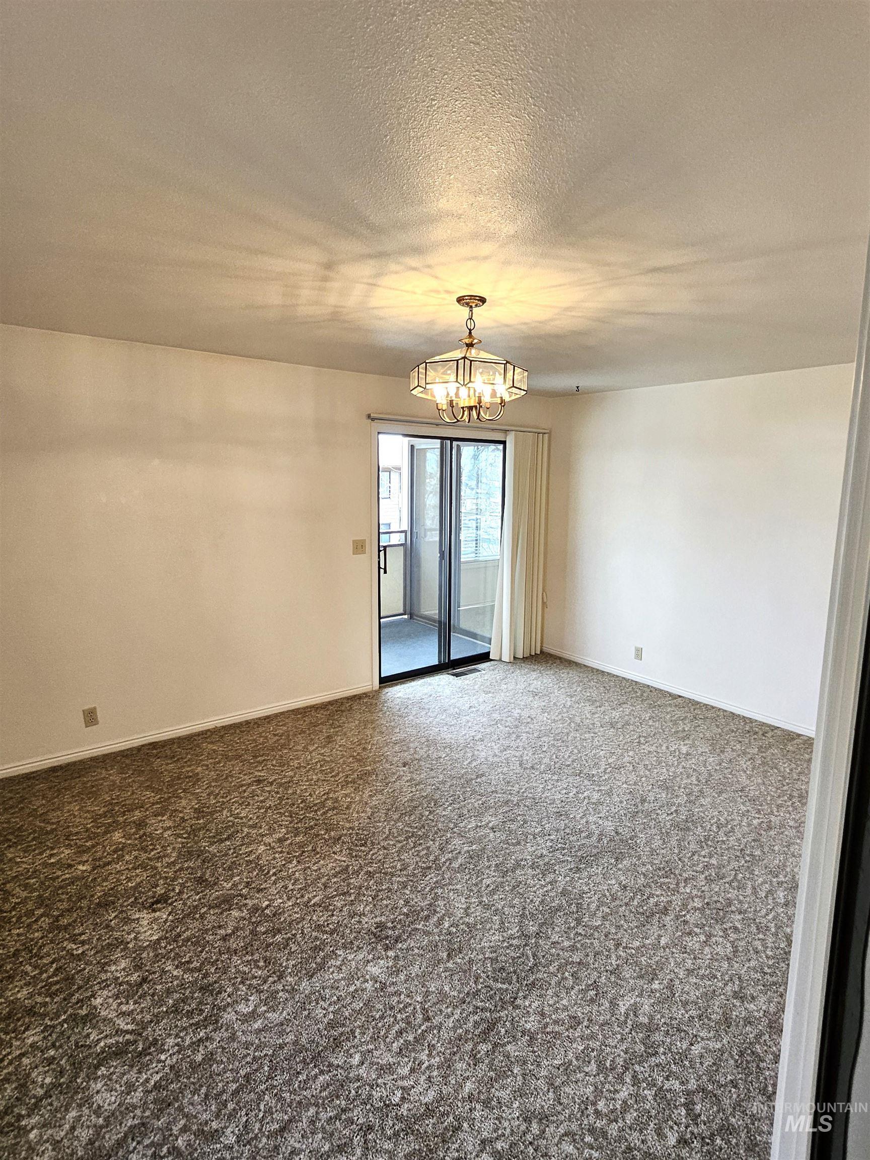 353 Elm St N, Twin Falls, Idaho 83301, 2 Bedrooms, 2 Bathrooms, Residential For Sale, Price $219,900,MLS 98973577