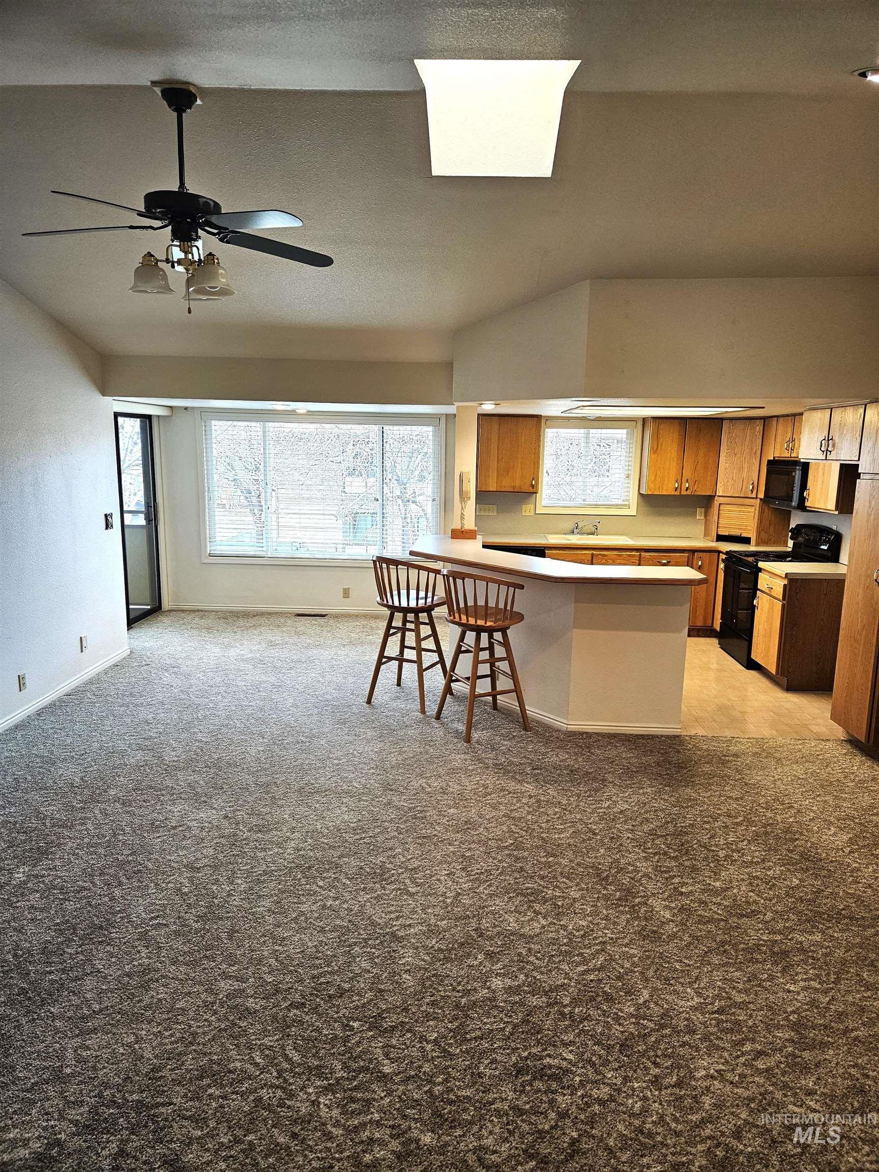 353 Elm St N, Twin Falls, Idaho 83301, 2 Bedrooms, 2 Bathrooms, Residential For Sale, Price $219,900,MLS 98973577