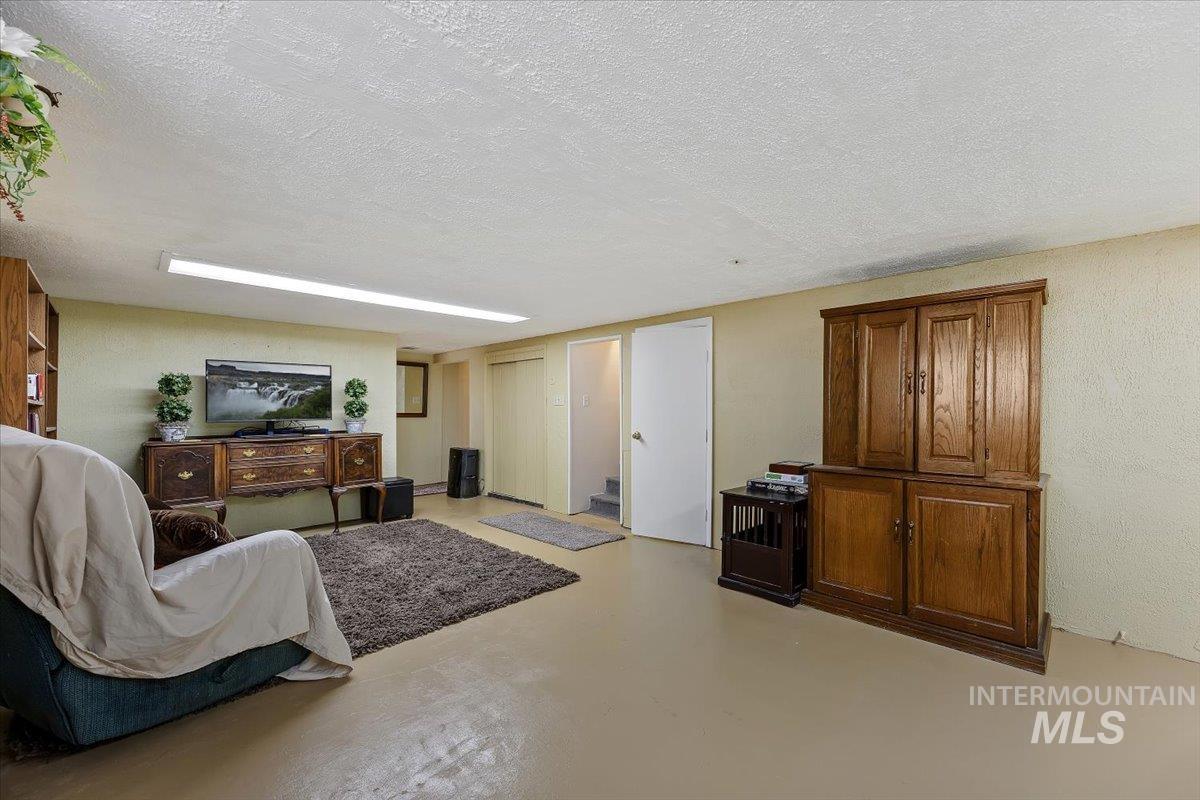 1124 N Fillmore Street, Jerome, Idaho 83338, 4 Bedrooms, 2 Bathrooms, Residential For Sale, Price $350,000,MLS 98973579