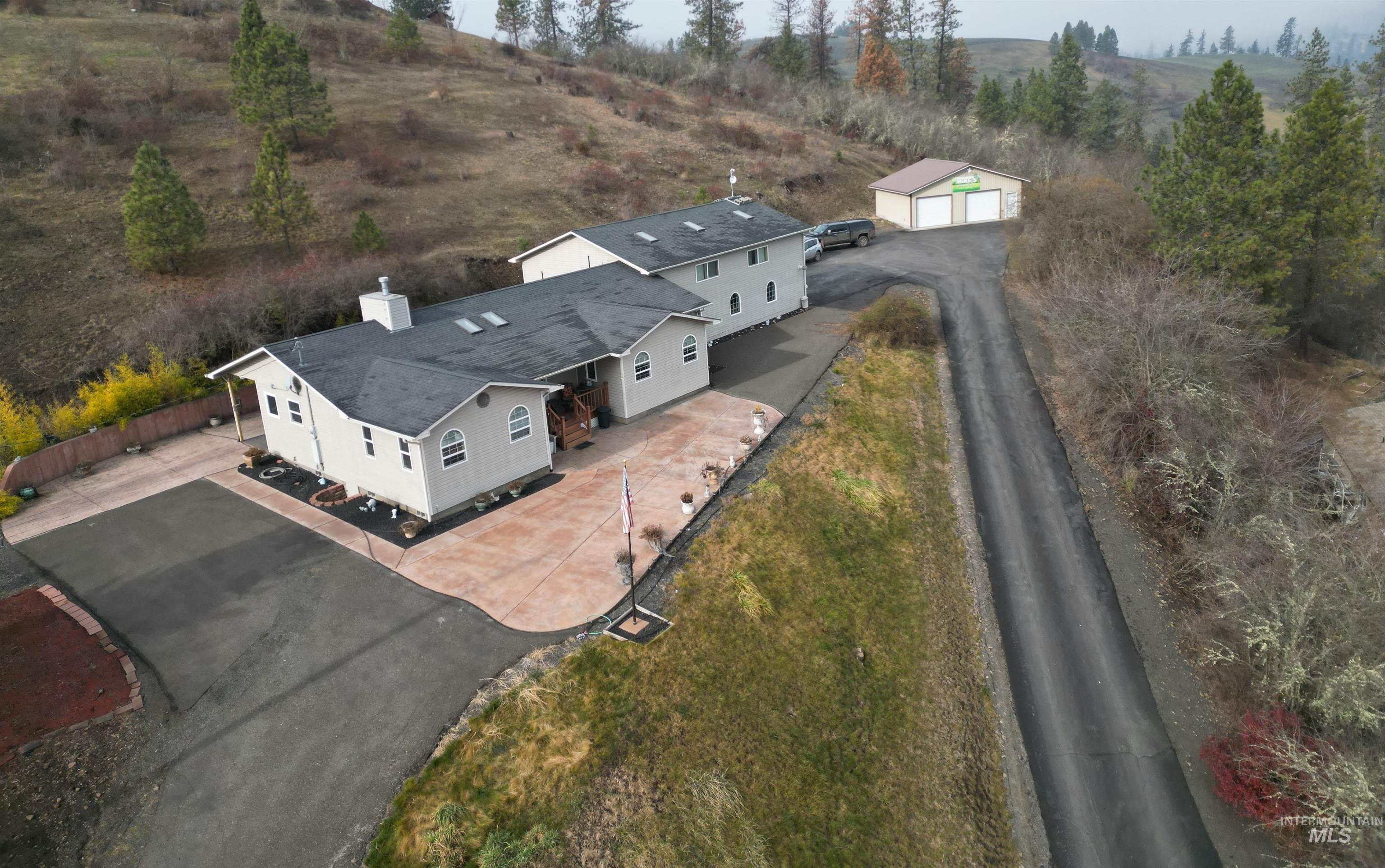 811 Crest Dr, Kamiah, Idaho 83536, 3 Bedrooms, 2.5 Bathrooms, Residential For Sale, Price $760,000,MLS 98973580