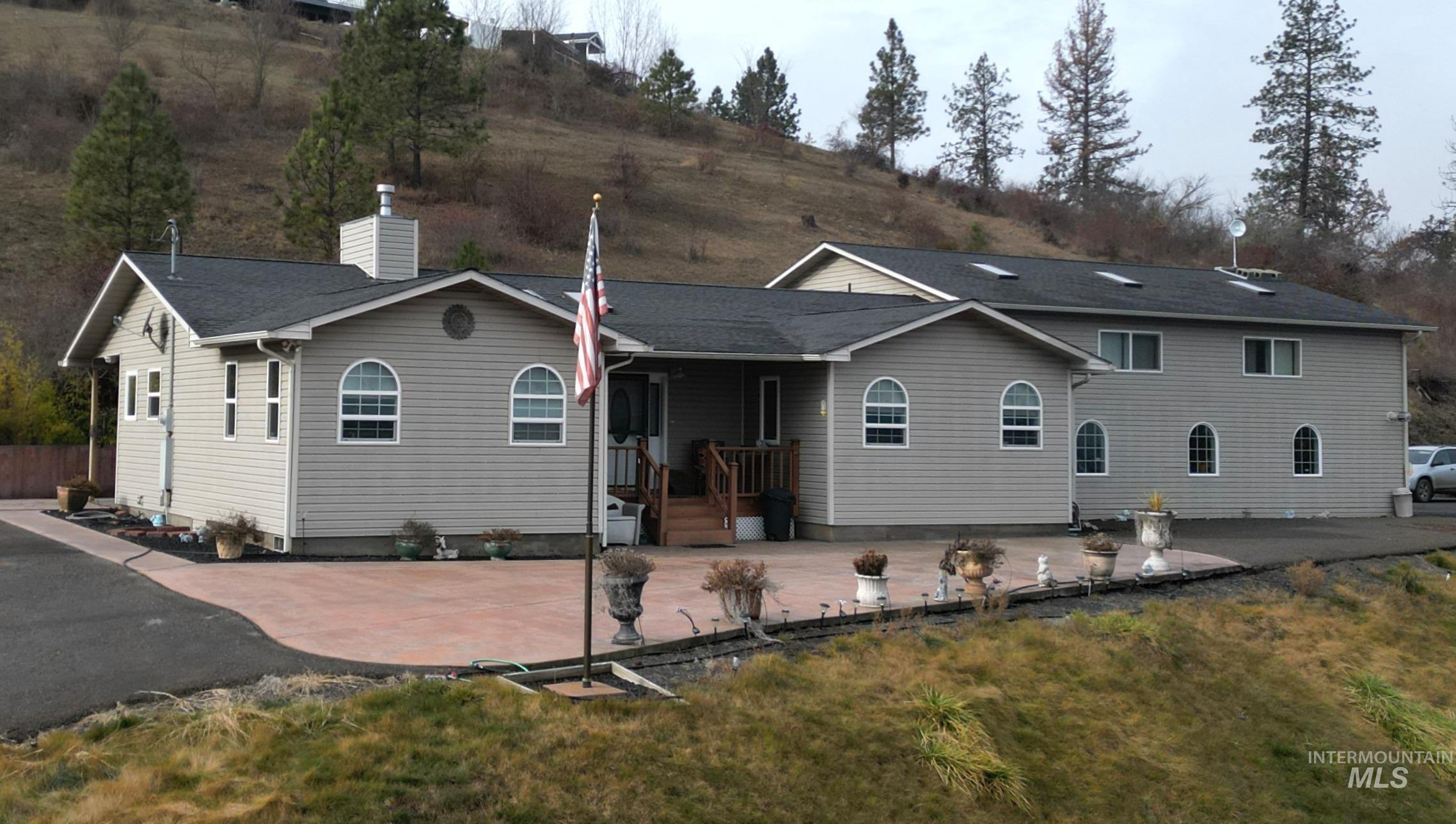 811 Crest Dr, Kamiah, Idaho 83536, 3 Bedrooms, 2.5 Bathrooms, Residential For Sale, Price $760,000,MLS 98973580