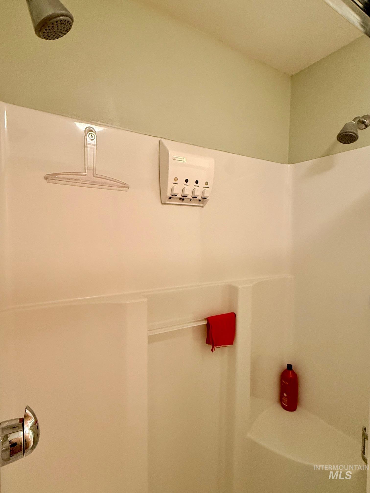 811 Crest Dr, Kamiah, Idaho 83536, 3 Bedrooms, 2.5 Bathrooms, Residential For Sale, Price $760,000,MLS 98973580