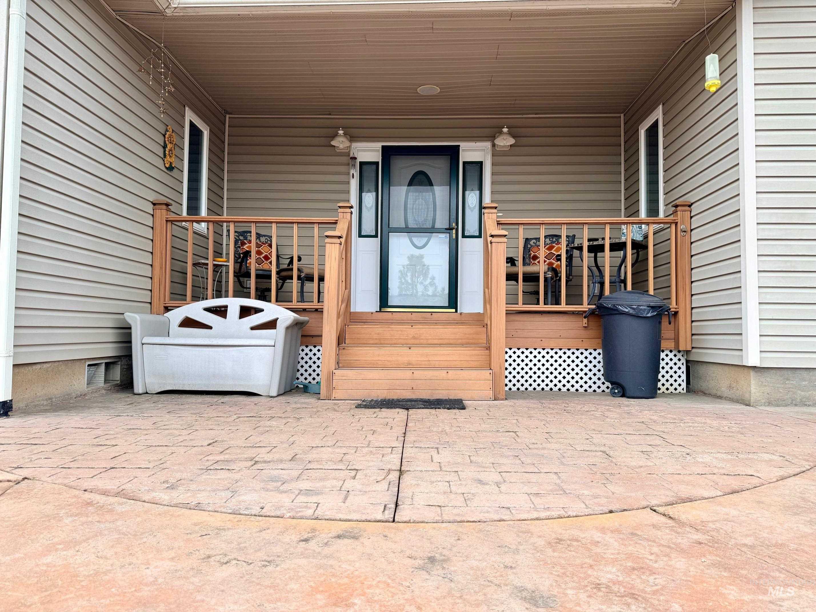 811 Crest Dr, Kamiah, Idaho 83536, 3 Bedrooms, 2.5 Bathrooms, Residential For Sale, Price $760,000, 98973580