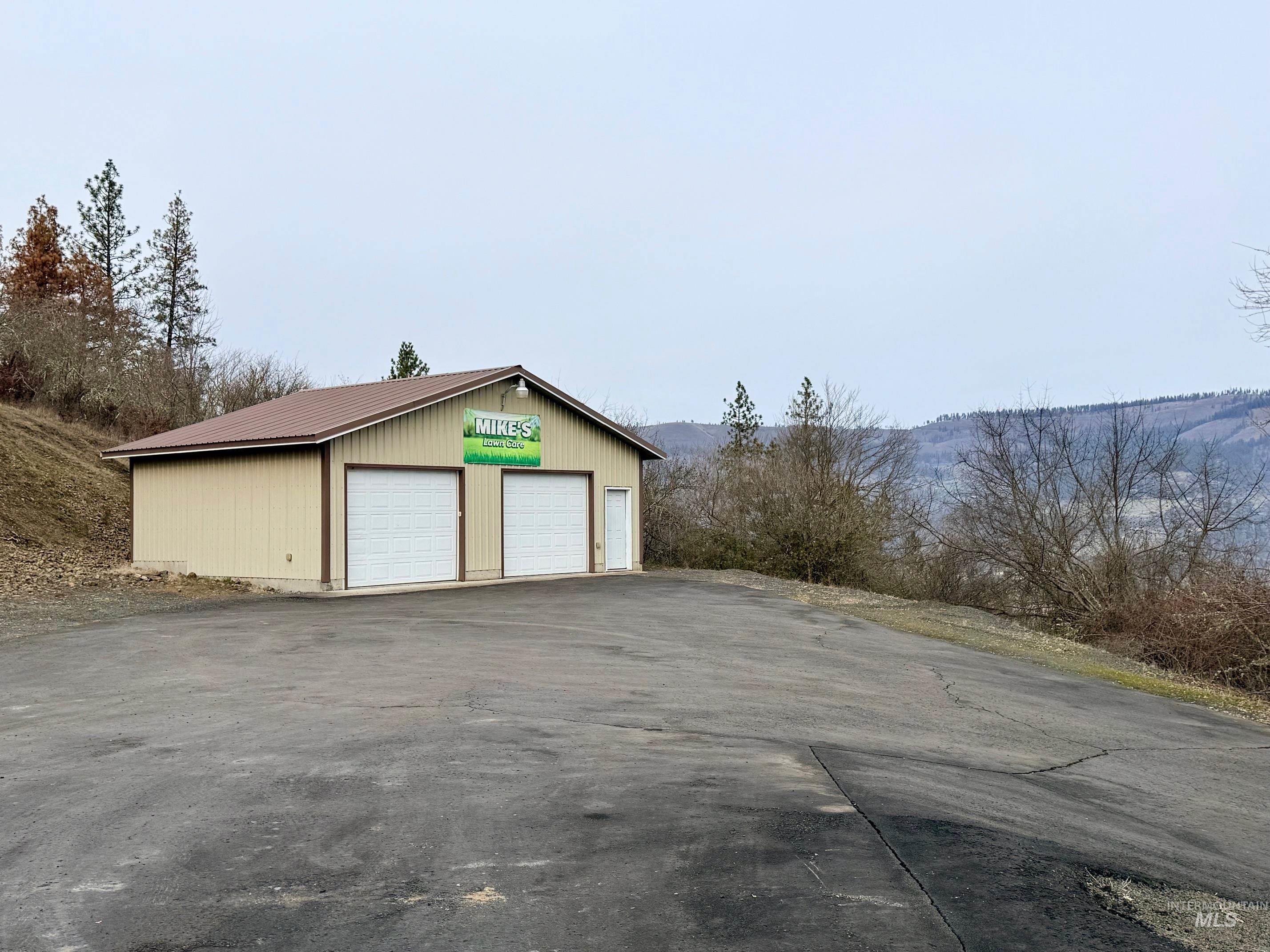 811 Crest Dr, Kamiah, Idaho 83536, 3 Bedrooms, 2.5 Bathrooms, Residential For Sale, Price $760,000, 98973580