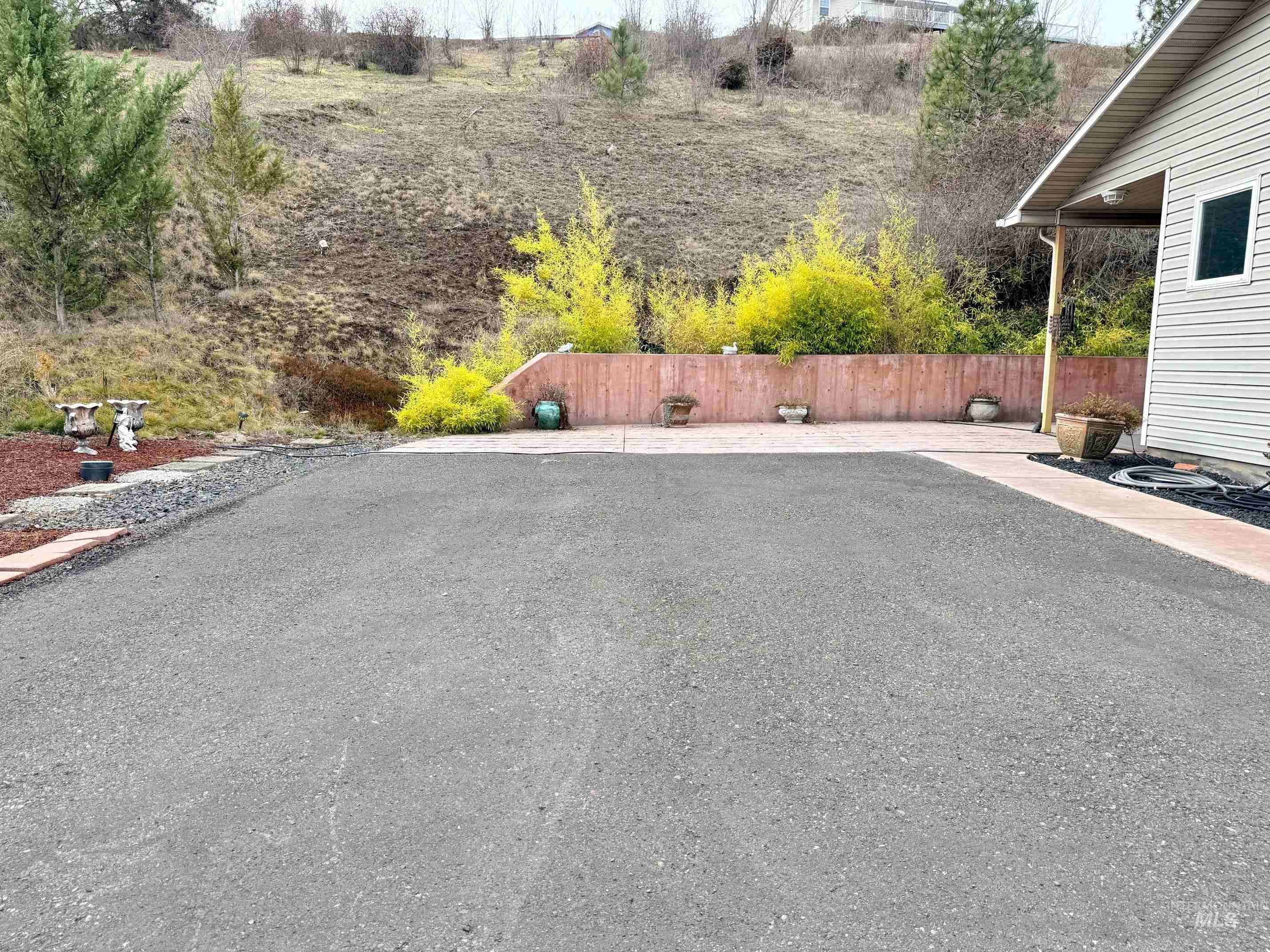 811 Crest Dr, Kamiah, Idaho 83536, 3 Bedrooms, 2.5 Bathrooms, Residential For Sale, Price $760,000, 98973580