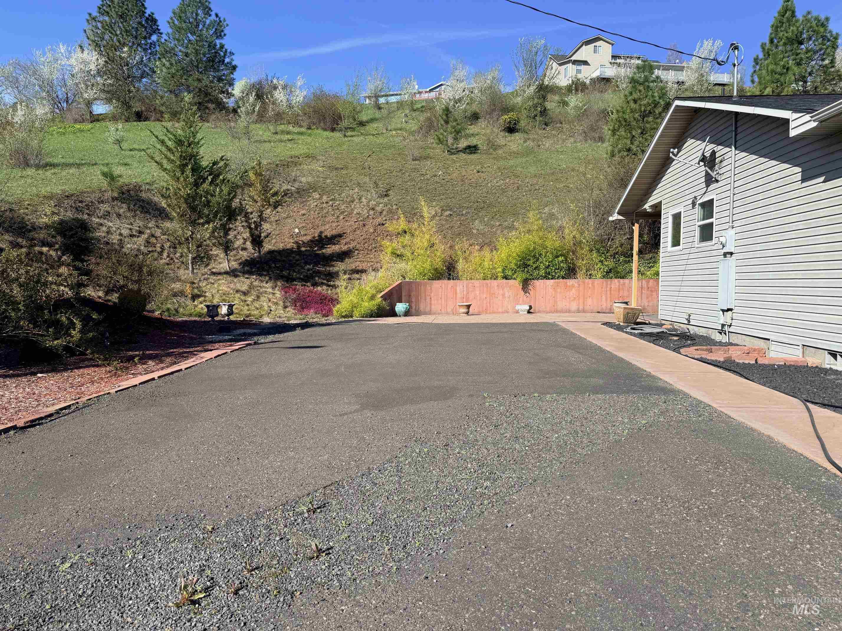 811 Crest Dr, Kamiah, Idaho 83536, 3 Bedrooms, 2.5 Bathrooms, Residential For Sale, Price $760,000,MLS 98973580