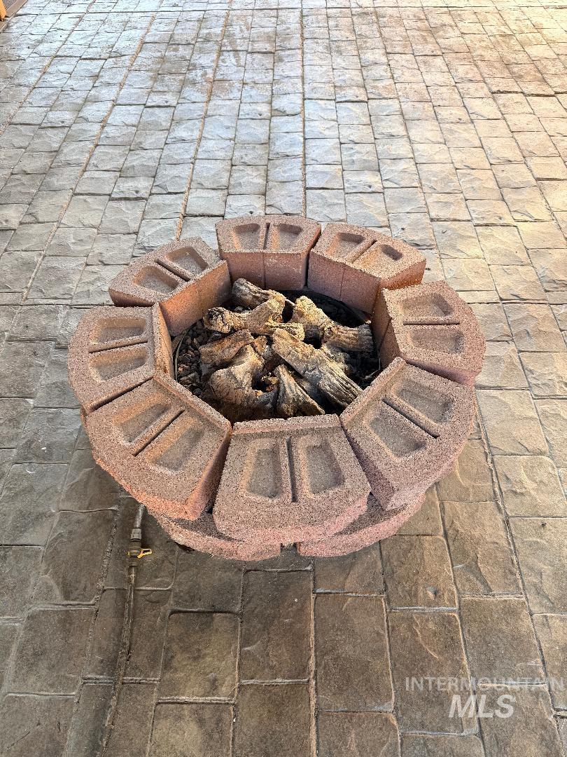 811 Crest Dr, Kamiah, Idaho 83536, 3 Bedrooms, 2.5 Bathrooms, Residential For Sale, Price $760,000,MLS 98973580