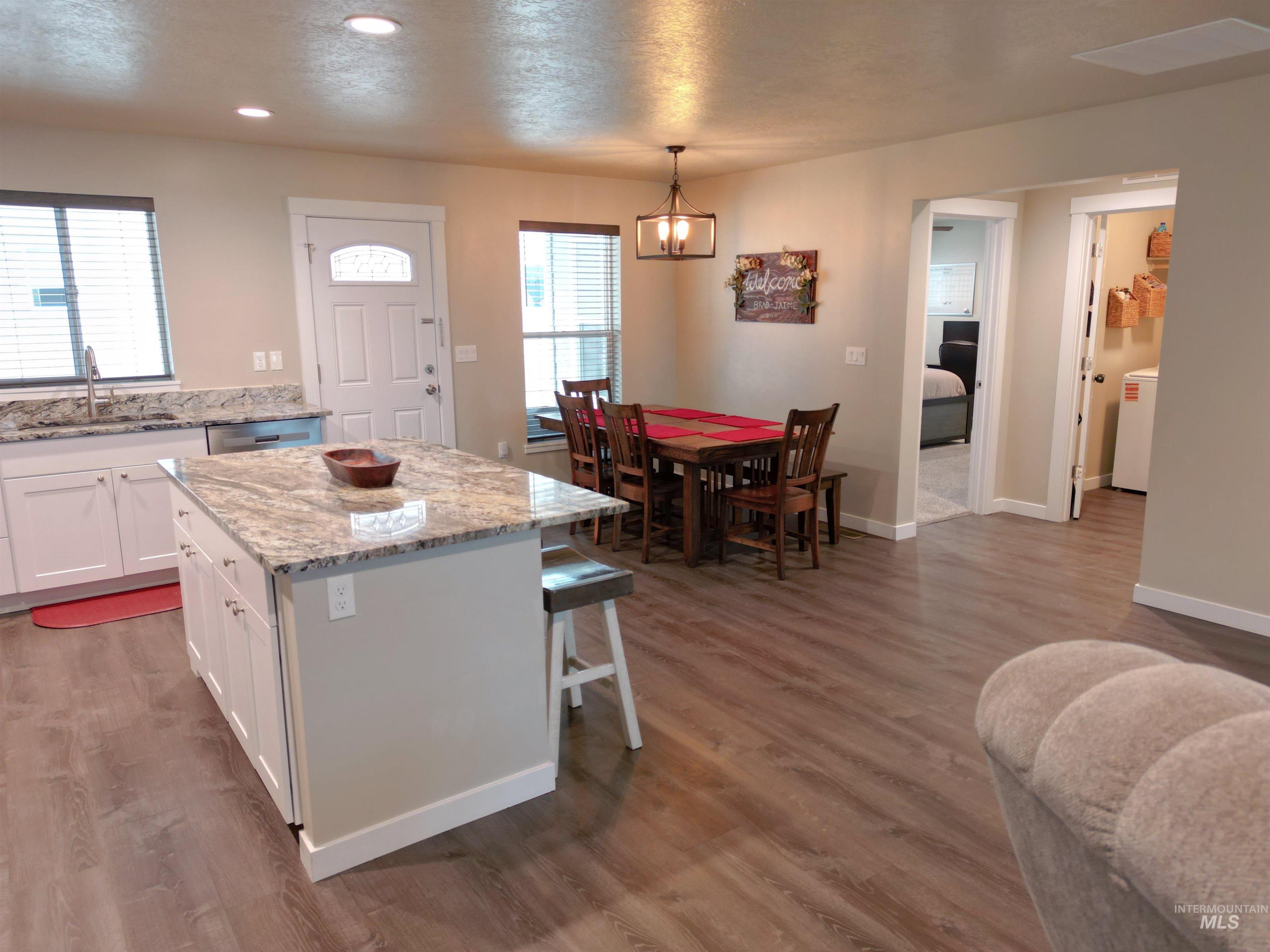 33 Wapiti Ct, Garden Valley, Idaho 83622, 3 Bedrooms, 2 Bathrooms, Residential For Sale, Price $585,000,MLS 98973582
