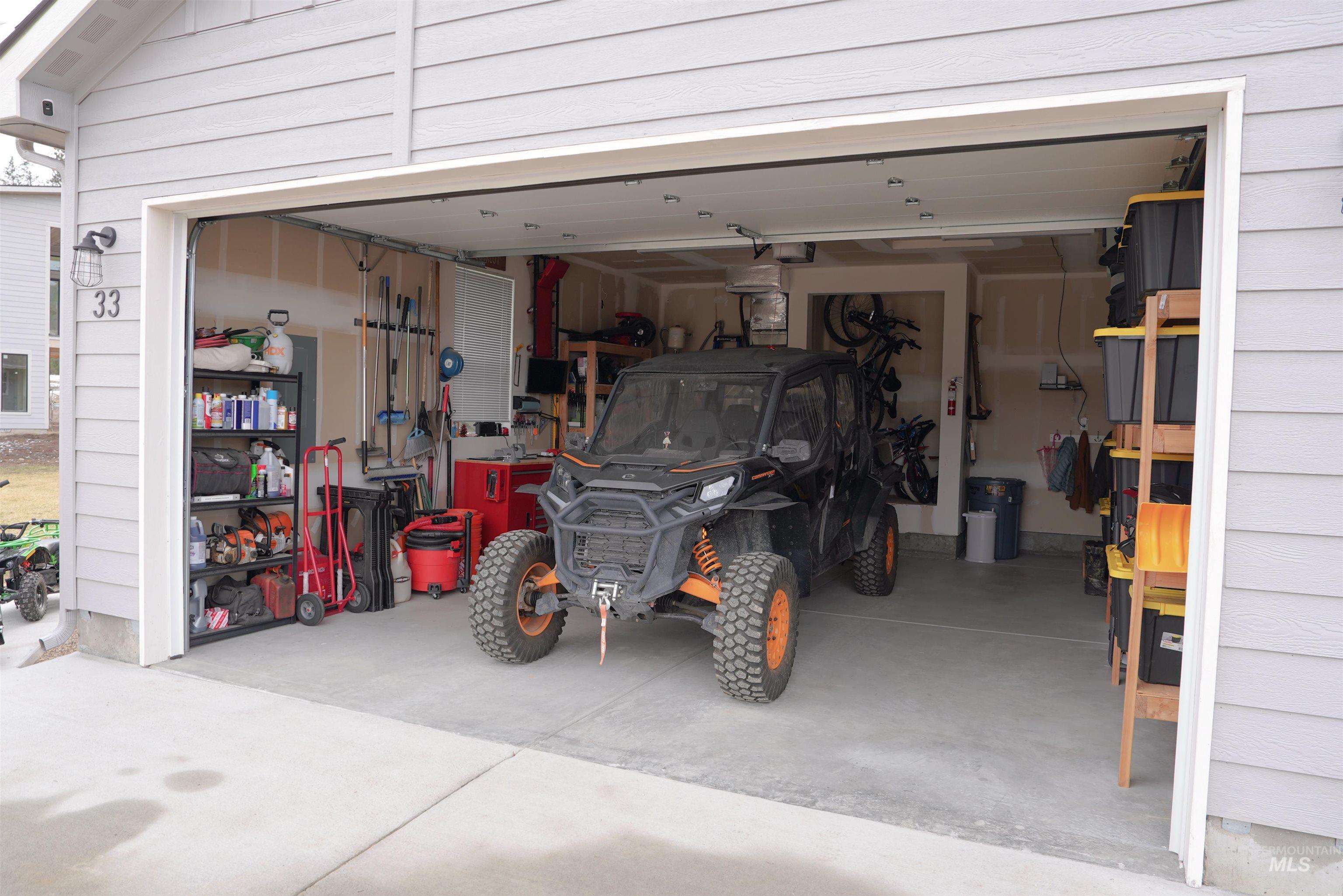 33 Wapiti Ct, Garden Valley, Idaho 83622, 3 Bedrooms, 2 Bathrooms, Residential For Sale, Price $615,000,MLS 98973582