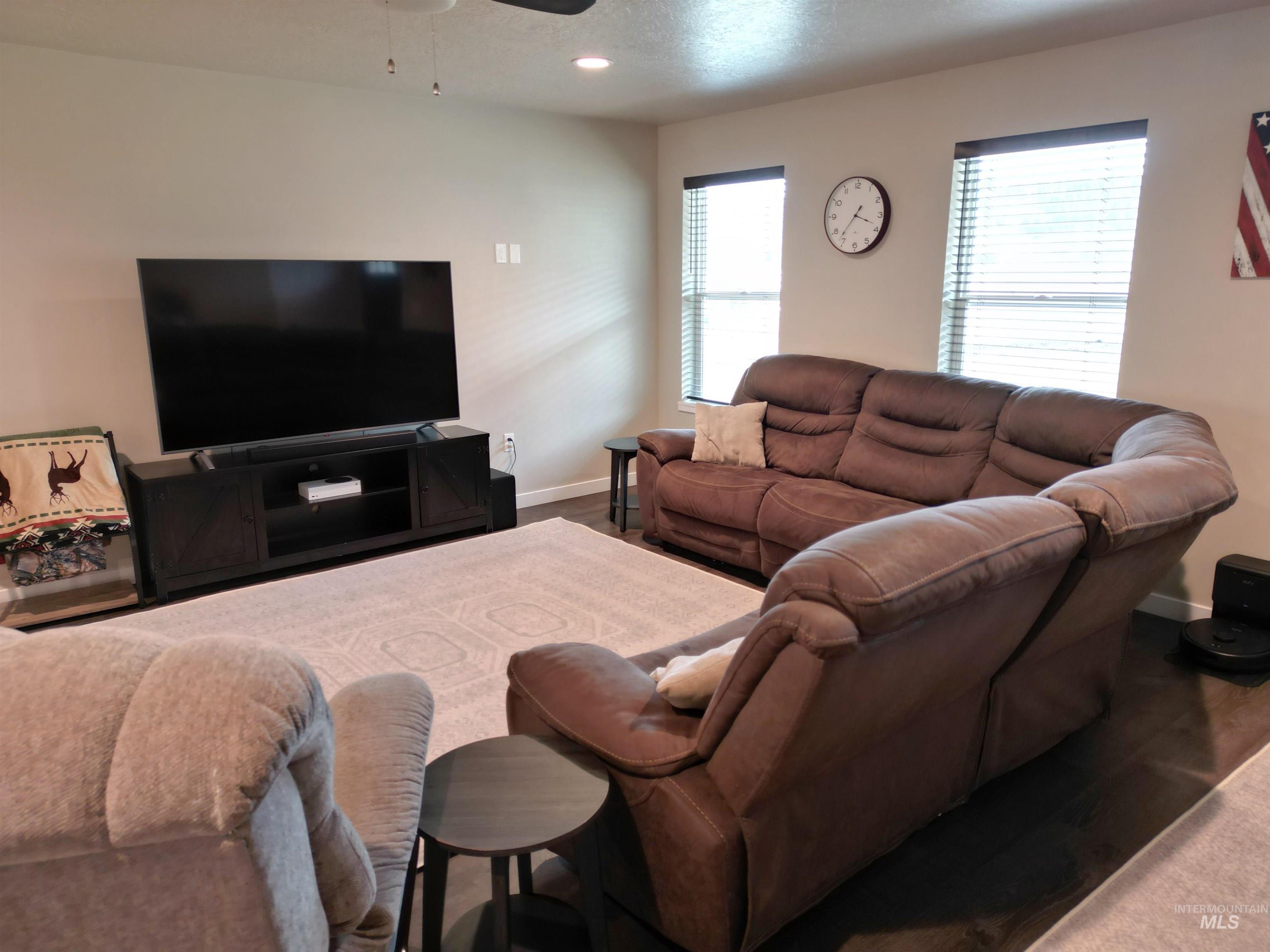 33 Wapiti Ct, Garden Valley, Idaho 83622, 3 Bedrooms, 2 Bathrooms, Residential For Sale, Price $615,000,MLS 98973582