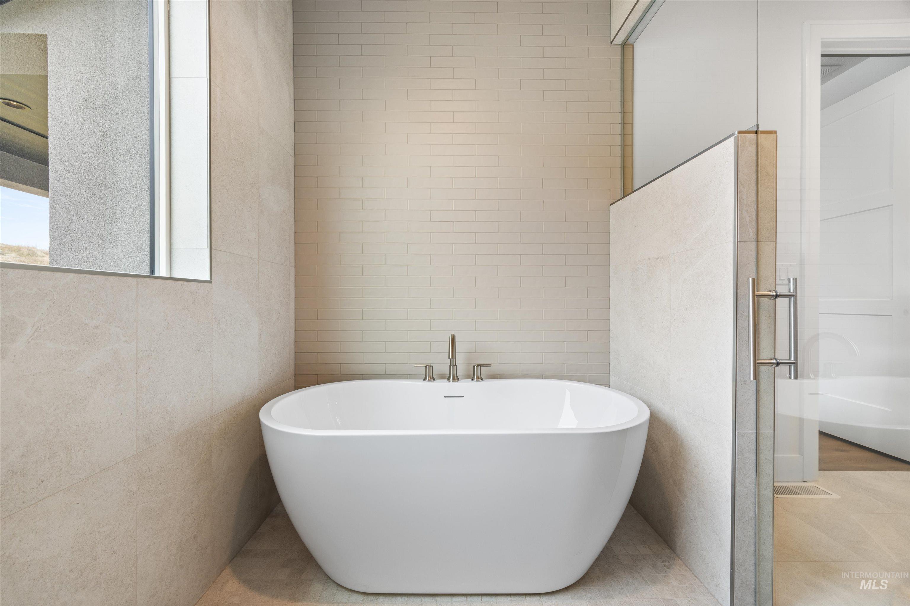 7176 N Firhill Pl, Eagle, Idaho 83616, 3 Bedrooms, 3 Bathrooms, Residential For Sale, Price $1,064,900,MLS 98973586