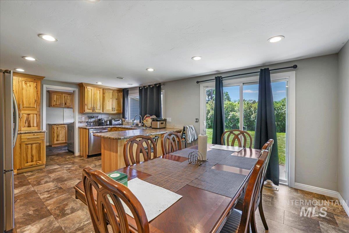 401 18th STREET, Rupert, Idaho 83350, 5 Bedrooms, 3 Bathrooms, Residential For Sale, Price $375,000,MLS 98973587