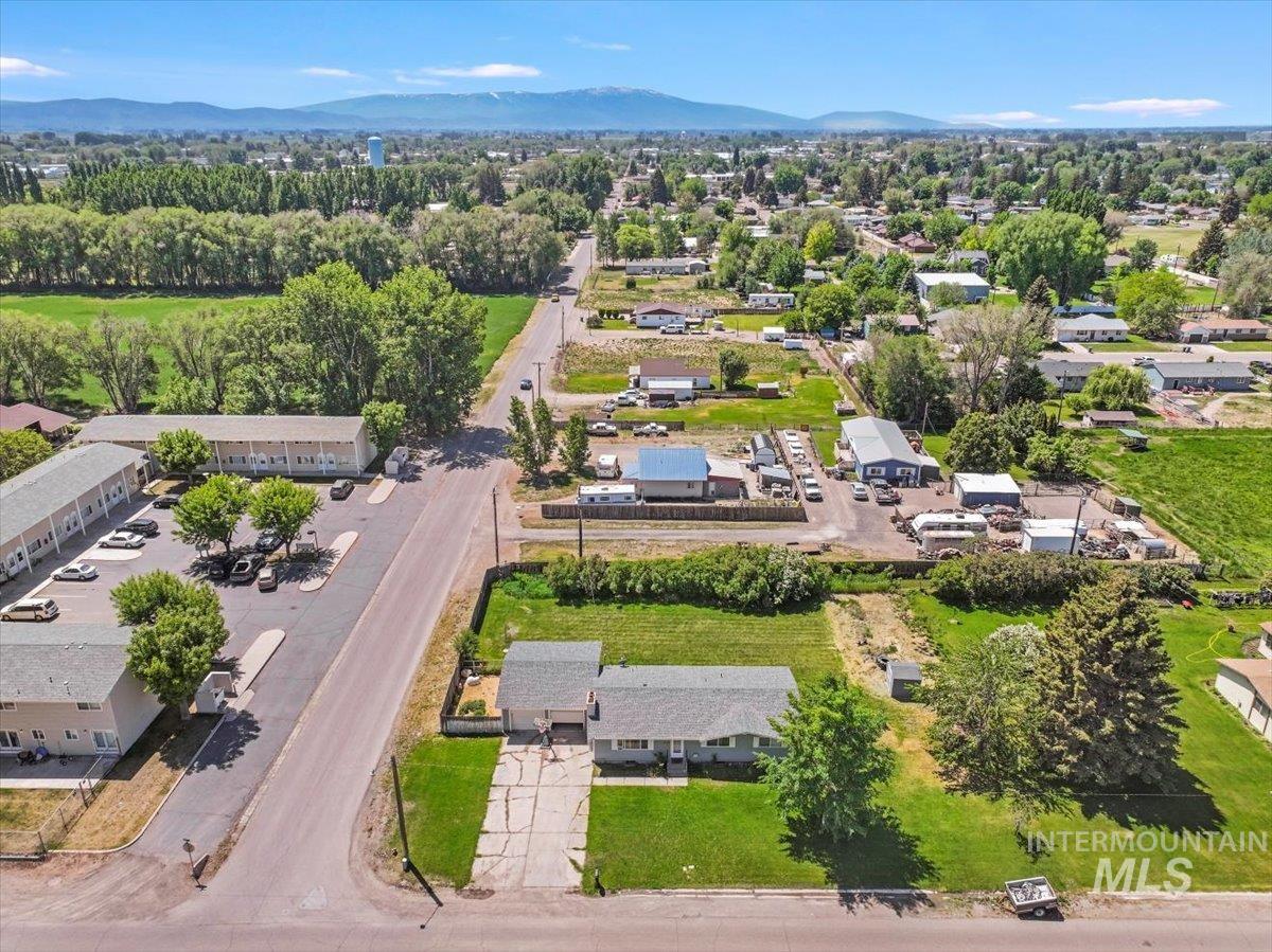 401 18th STREET, Rupert, Idaho 83350, 5 Bedrooms, 3 Bathrooms, Residential For Sale, Price $375,000,MLS 98973587