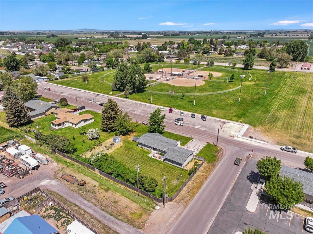 401 18th STREET, Rupert, Idaho 83350, 5 Bedrooms, 3 Bathrooms, Residential For Sale, Price $375,000,MLS 98973587