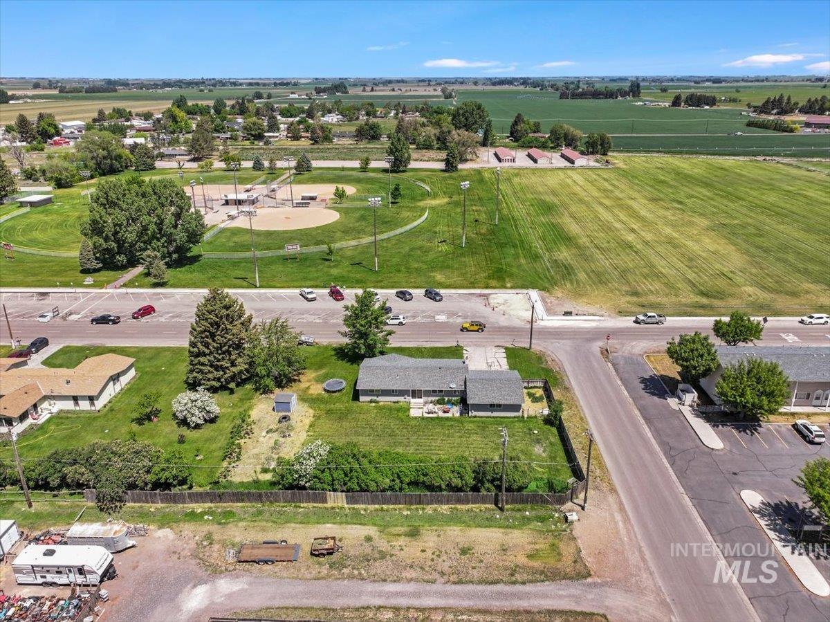 401 18th STREET, Rupert, Idaho 83350, 5 Bedrooms, 3 Bathrooms, Residential For Sale, Price $375,000,MLS 98973587