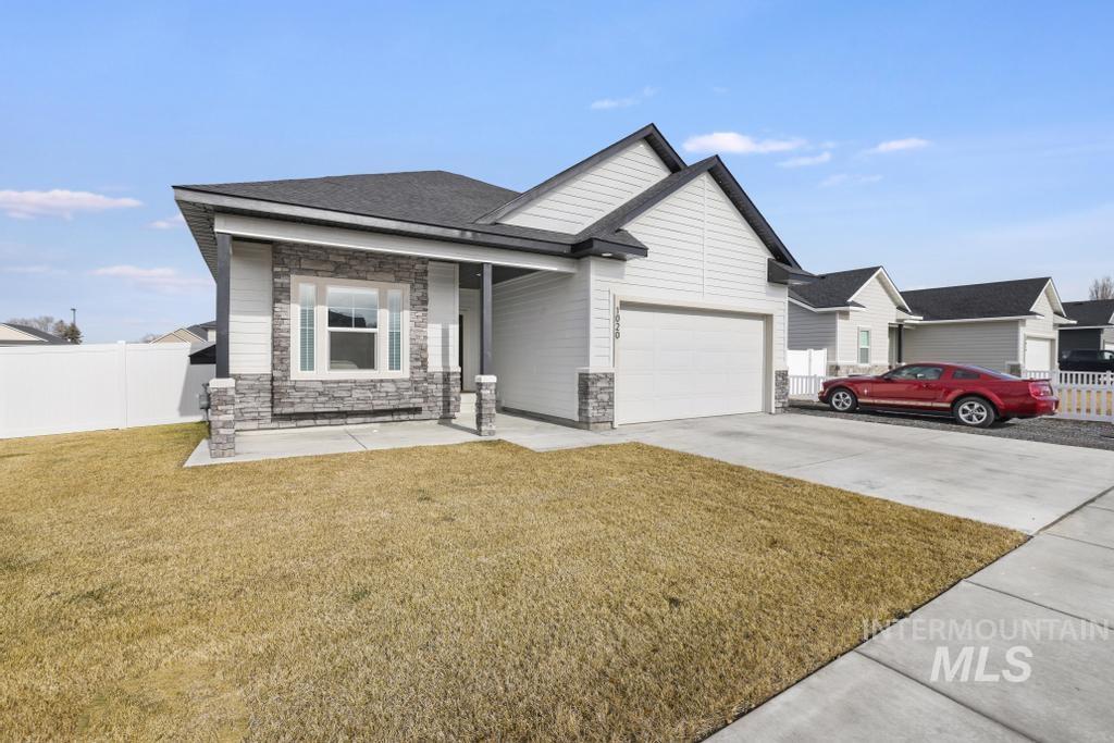 1020 13th Street, Rupert, Idaho 83350, 3 Bedrooms, 2 Bathrooms, Residential For Sale, Price $365,000,MLS 98973588