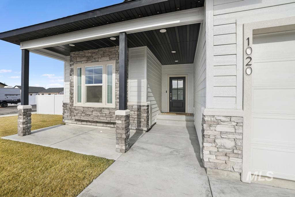 1020 13th Street, Rupert, Idaho 83350, 3 Bedrooms, 2 Bathrooms, Residential For Sale, Price $365,000,MLS 98973588