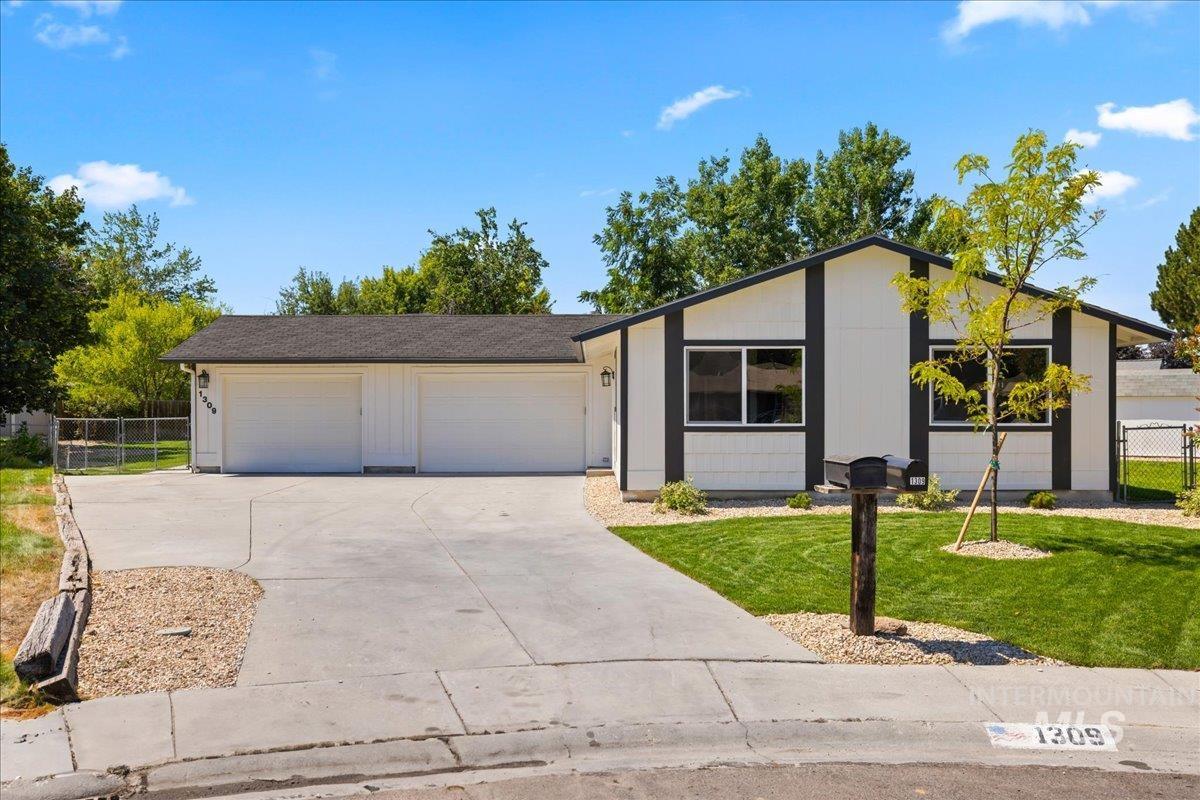 1309 W Maple Ave, Meridian, Idaho 83642, 4 Bedrooms, 2 Bathrooms, Residential For Sale, Price $484,900,MLS 98973592