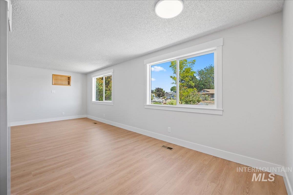 1309 W Maple Ave, Meridian, Idaho 83642, 4 Bedrooms, 2 Bathrooms, Residential For Sale, Price $484,900,MLS 98973592