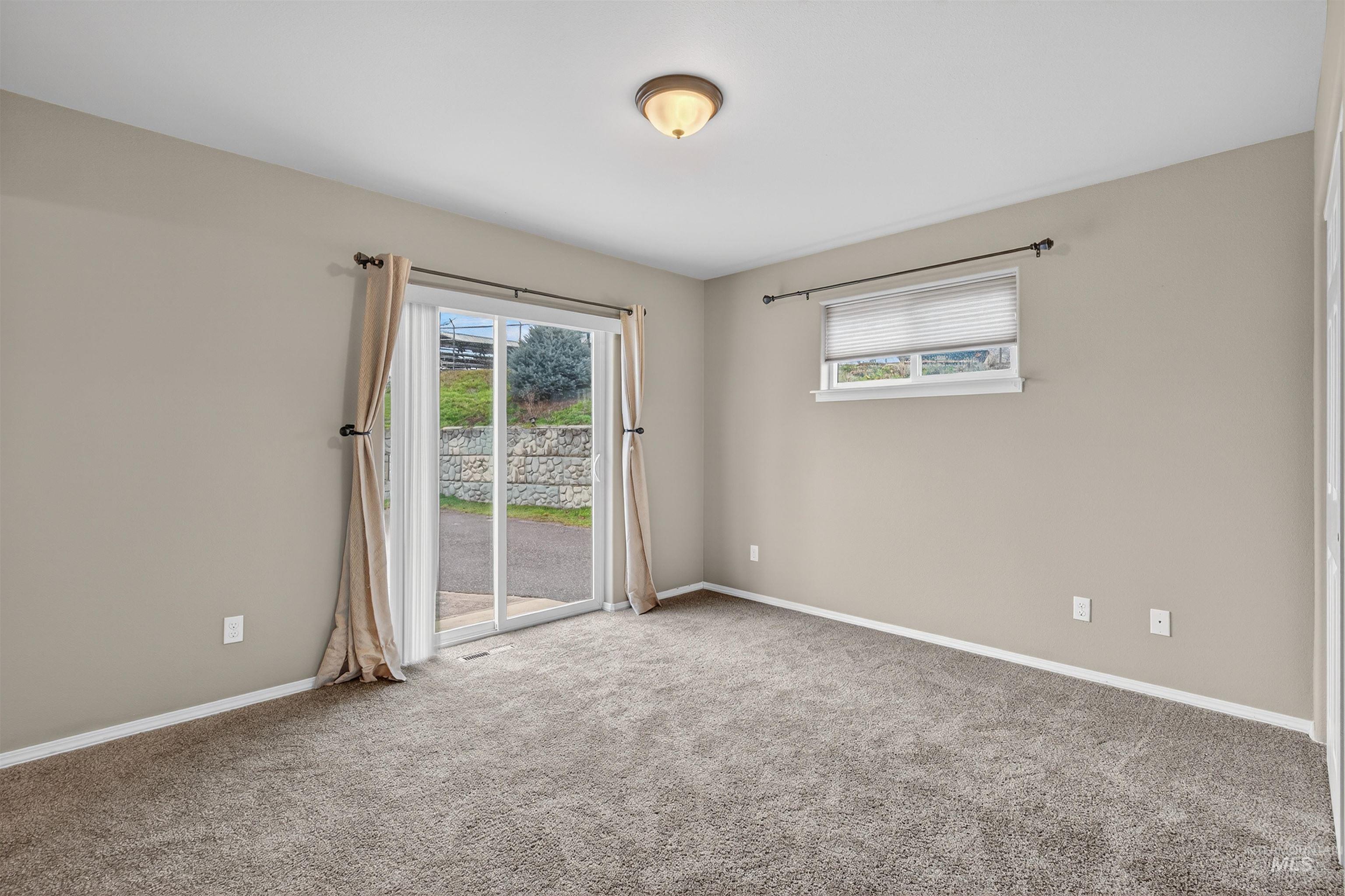 1031 16th Avenue, Clarkston, Washington 99403, 4 Bedrooms, 3 Bathrooms, Residential For Sale, Price $389,000,MLS 98973593