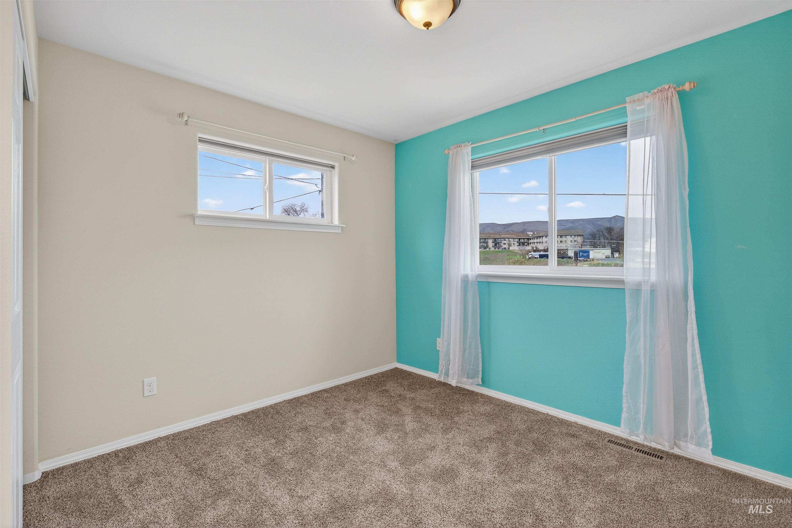 1031 16th Avenue, Clarkston, Washington 99403, 4 Bedrooms, 3 Bathrooms, Residential For Sale, Price $389,000,MLS 98973593