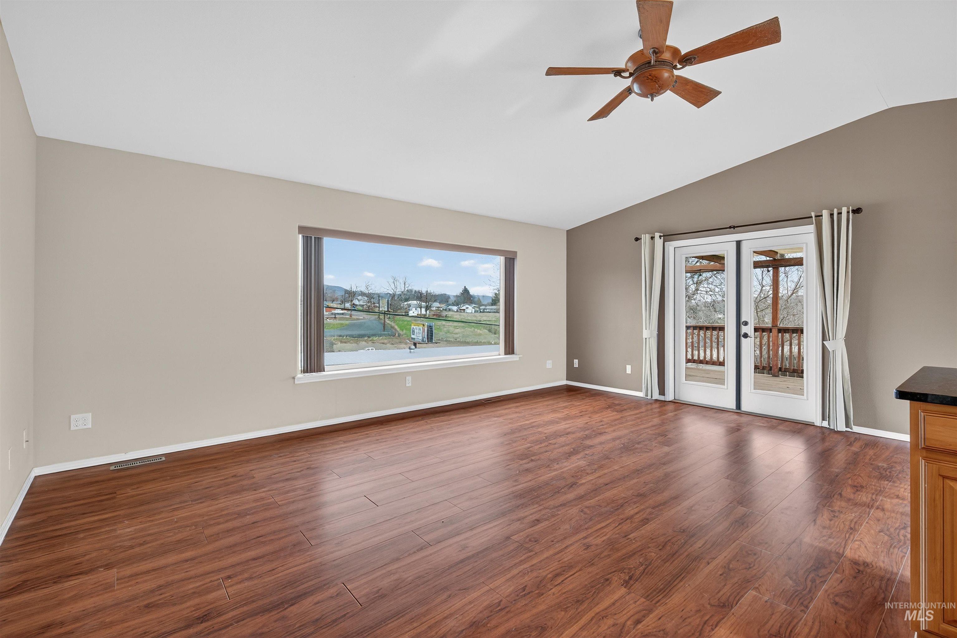 1031 16th Avenue, Clarkston, Washington 99403, 4 Bedrooms, 3 Bathrooms, Residential For Sale, Price $389,000,MLS 98973593