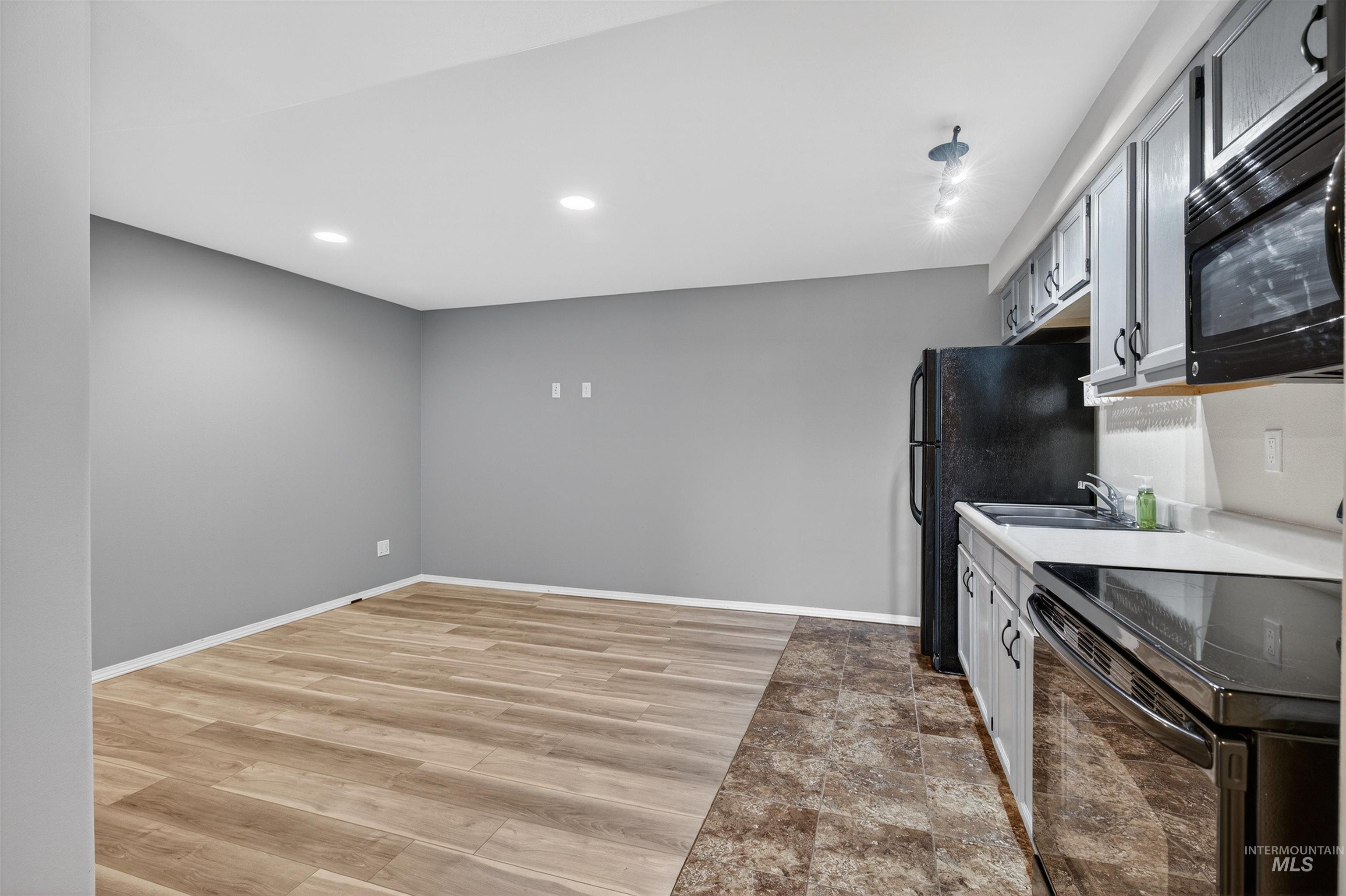 1031 16th Avenue, Clarkston, Washington 99403, 4 Bedrooms, 3 Bathrooms, Residential For Sale, Price $389,000,MLS 98973593