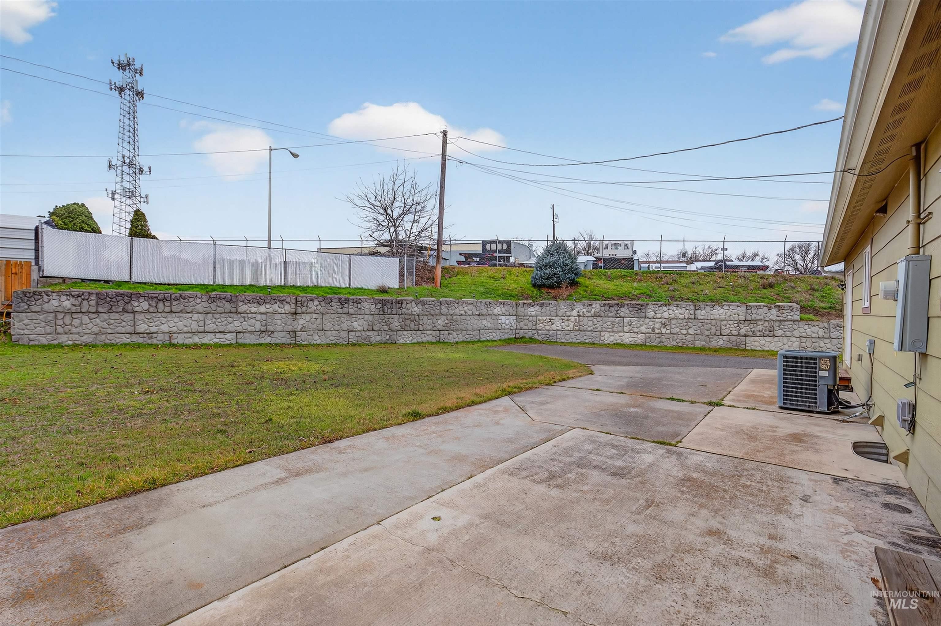 1031 16th Avenue, Clarkston, Washington 99403, 4 Bedrooms, 3 Bathrooms, Residential For Sale, Price $389,000,MLS 98973593