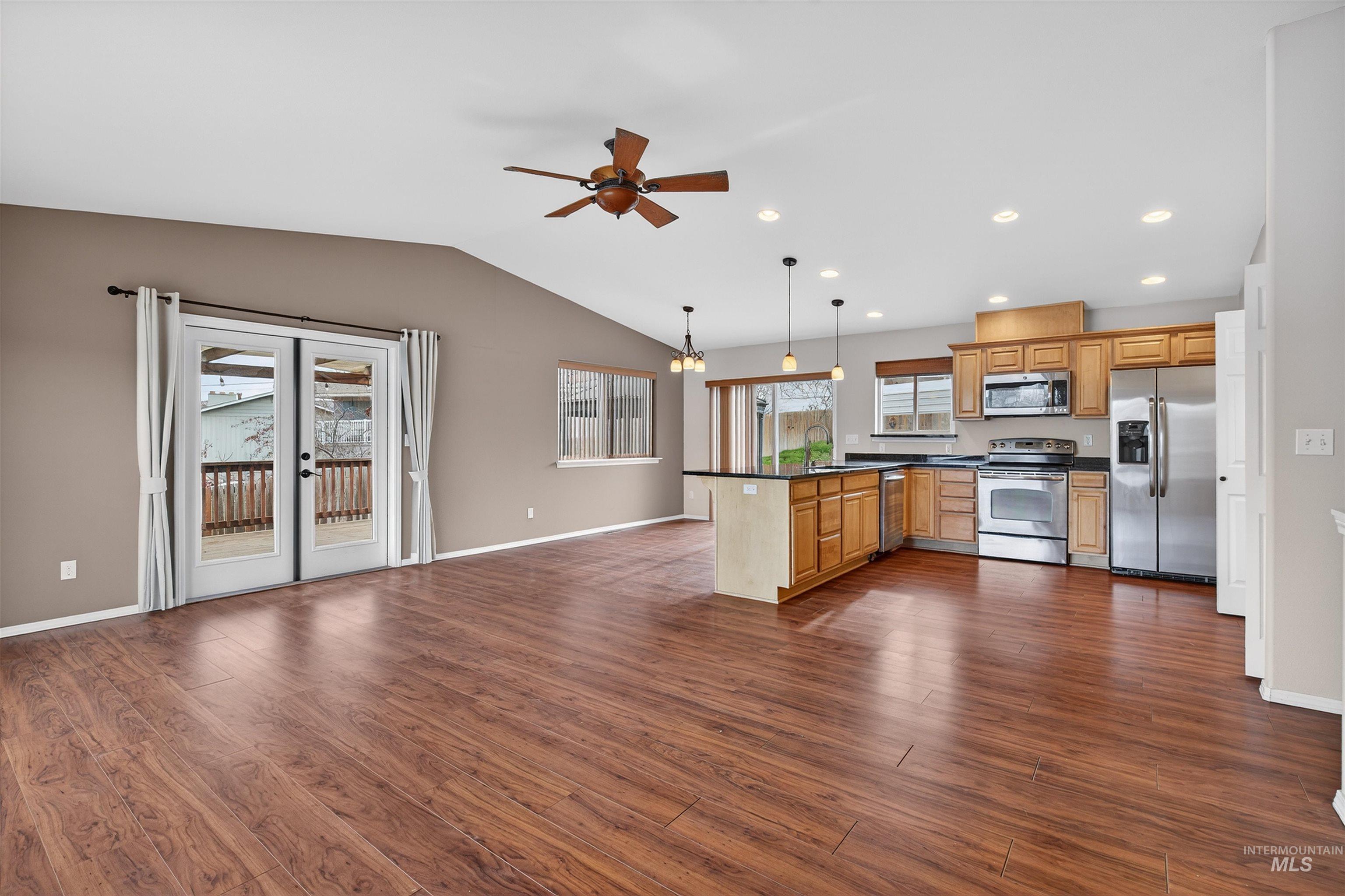 1031 16th Avenue, Clarkston, Washington 99403, 4 Bedrooms, 3 Bathrooms, Residential For Sale, Price $389,000,MLS 98973593