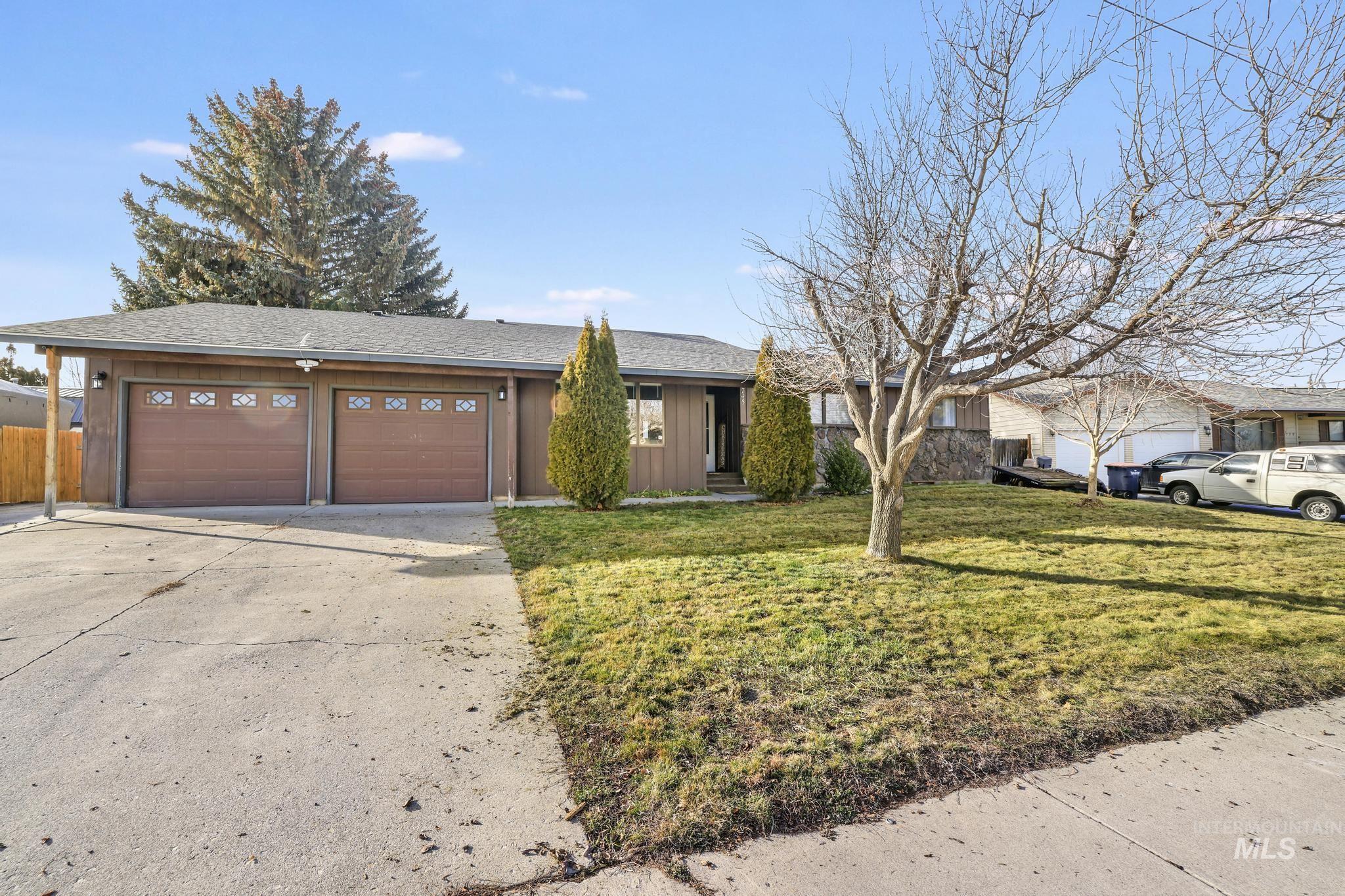 745 Newport St., Twin Falls, Idaho 83301, 5 Bedrooms, 3 Bathrooms, Residential For Sale, Price $415,000,MLS 98973594