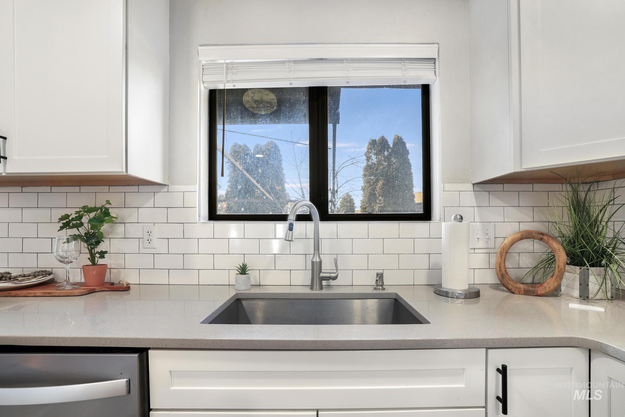 745 Newport St., Twin Falls, Idaho 83301, 5 Bedrooms, 3 Bathrooms, Residential For Sale, Price $415,000,MLS 98973594