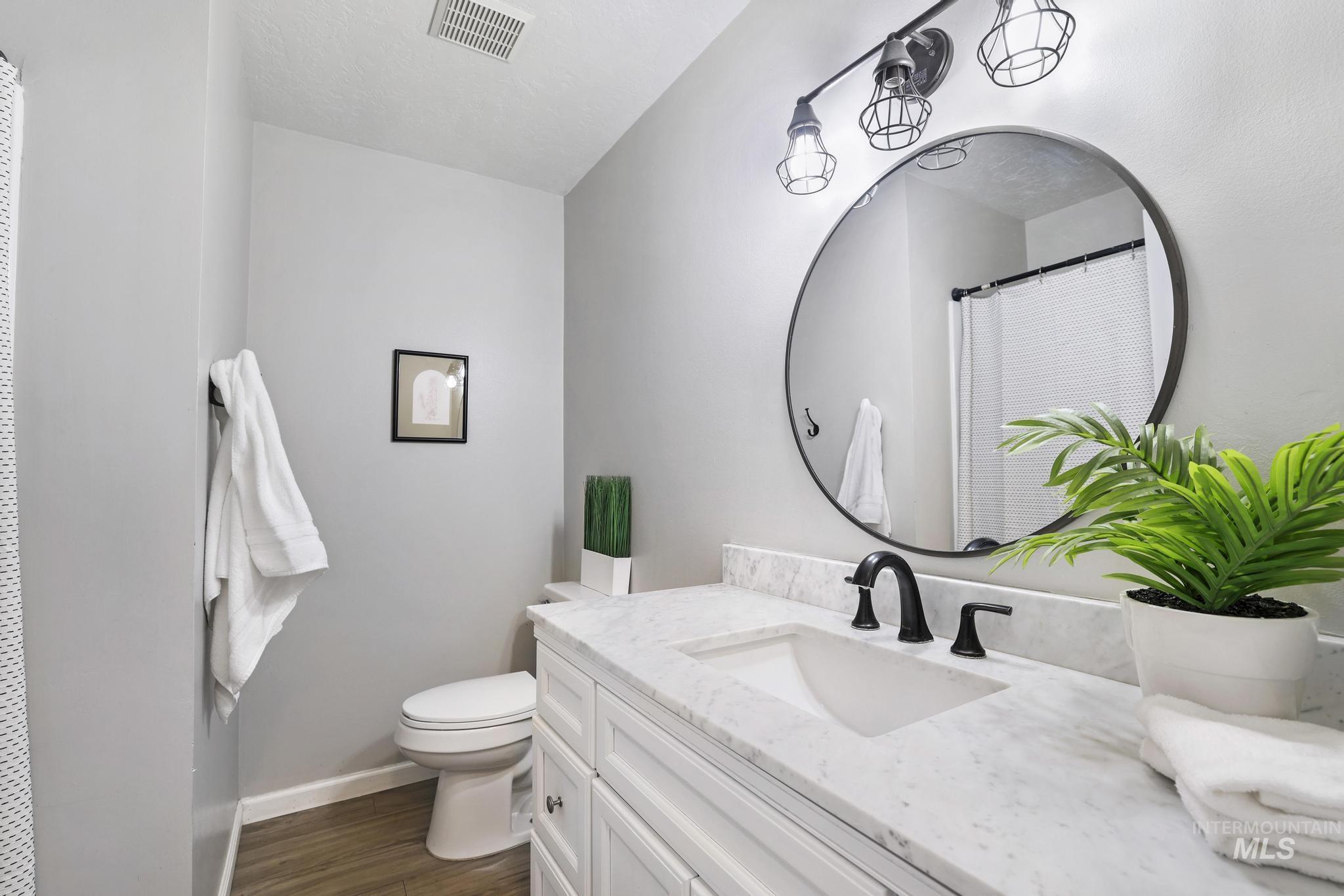 745 Newport St., Twin Falls, Idaho 83301, 5 Bedrooms, 3 Bathrooms, Residential For Sale, Price $415,000,MLS 98973594