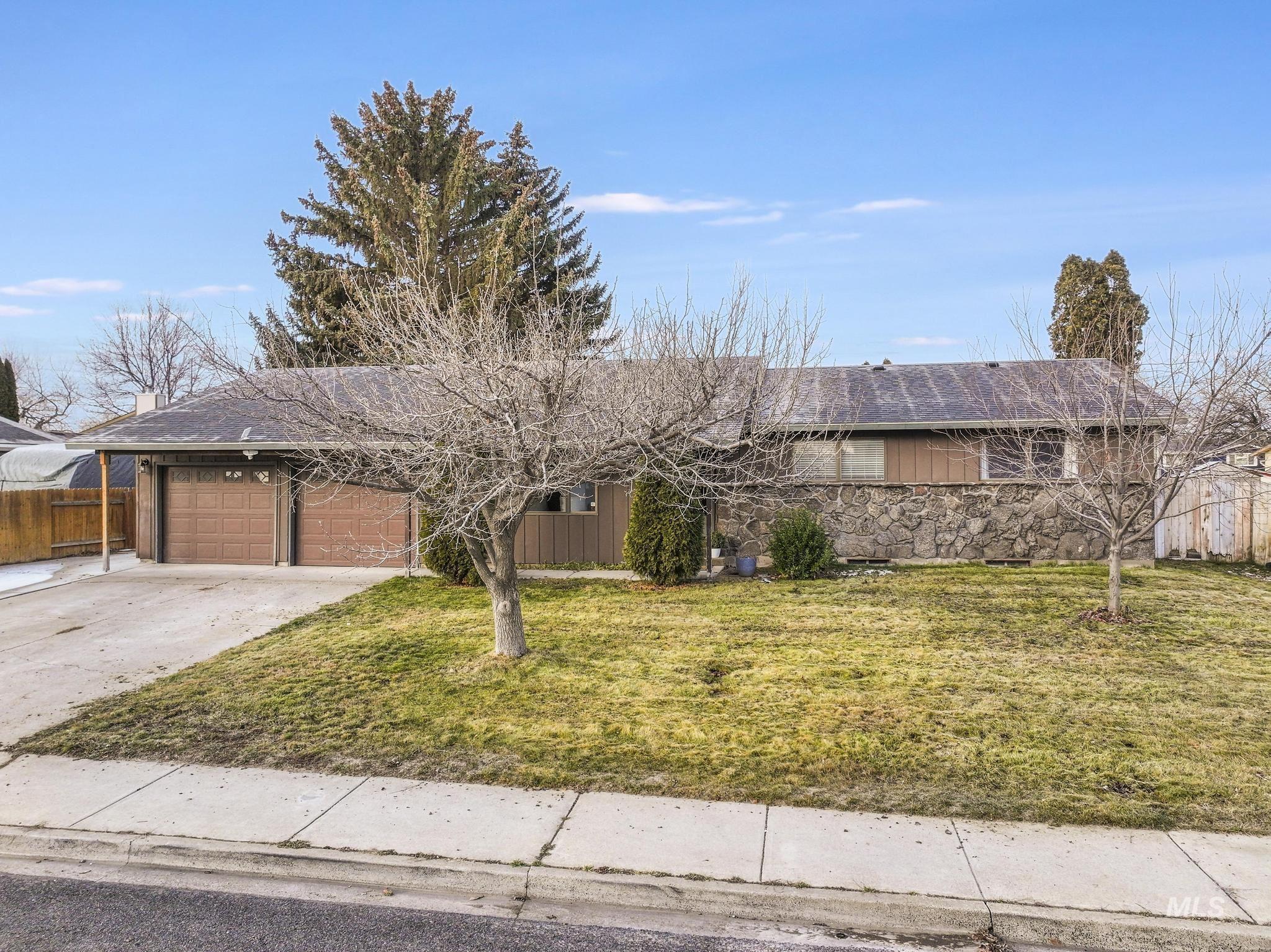 745 Newport St., Twin Falls, Idaho 83301, 5 Bedrooms, 3 Bathrooms, Residential For Sale, Price $415,000,MLS 98973594