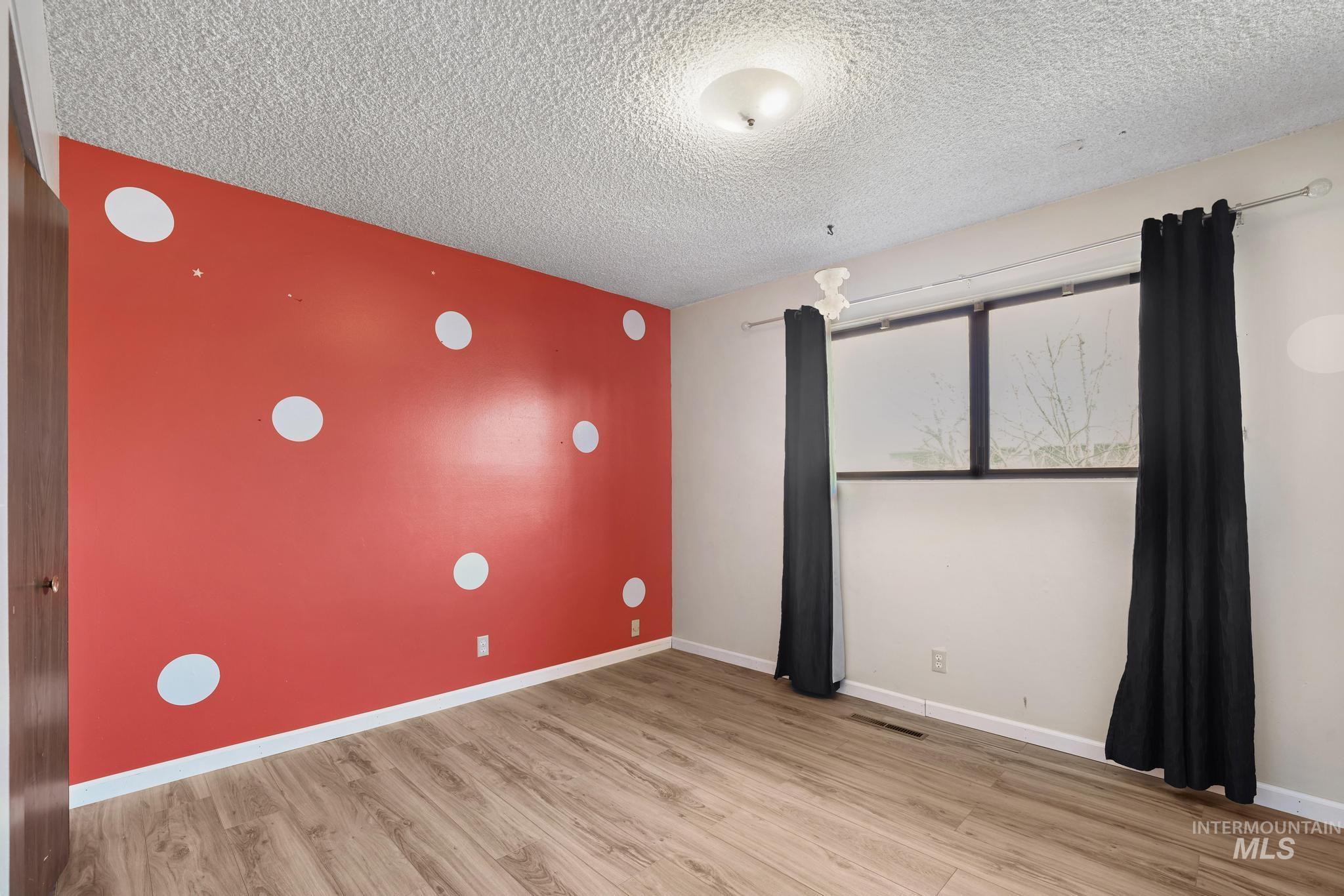 745 Newport St., Twin Falls, Idaho 83301, 5 Bedrooms, 3 Bathrooms, Residential For Sale, Price $415,000,MLS 98973594