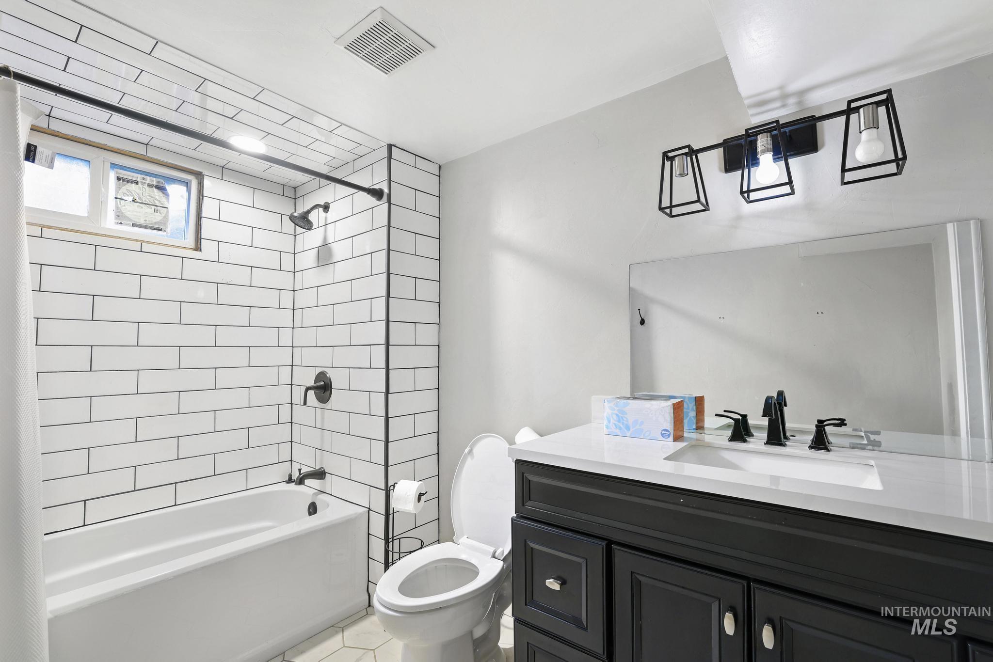 745 Newport St., Twin Falls, Idaho 83301, 5 Bedrooms, 3 Bathrooms, Residential For Sale, Price $415,000,MLS 98973594