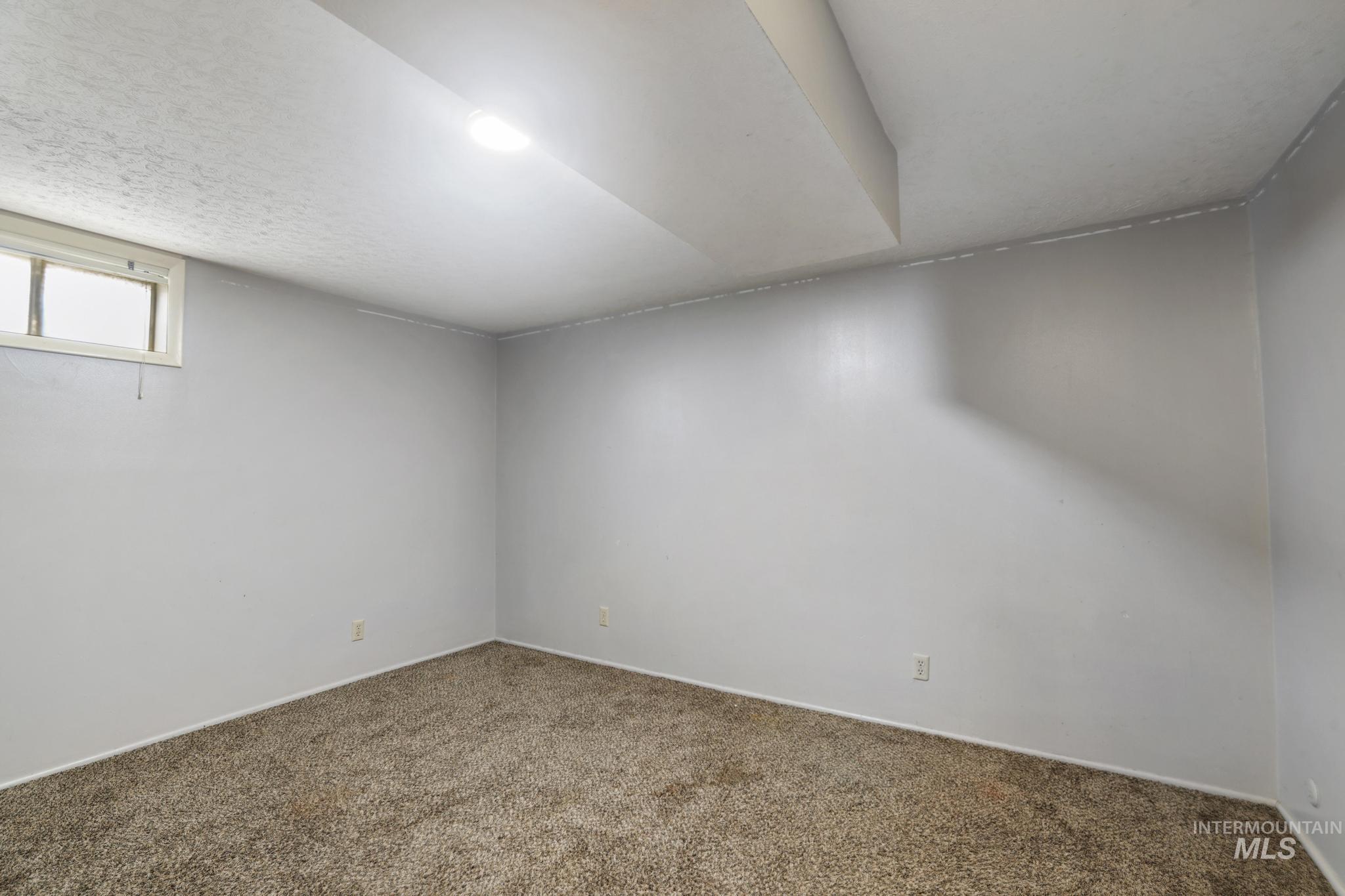 745 Newport St., Twin Falls, Idaho 83301, 5 Bedrooms, 3 Bathrooms, Residential For Sale, Price $415,000,MLS 98973594