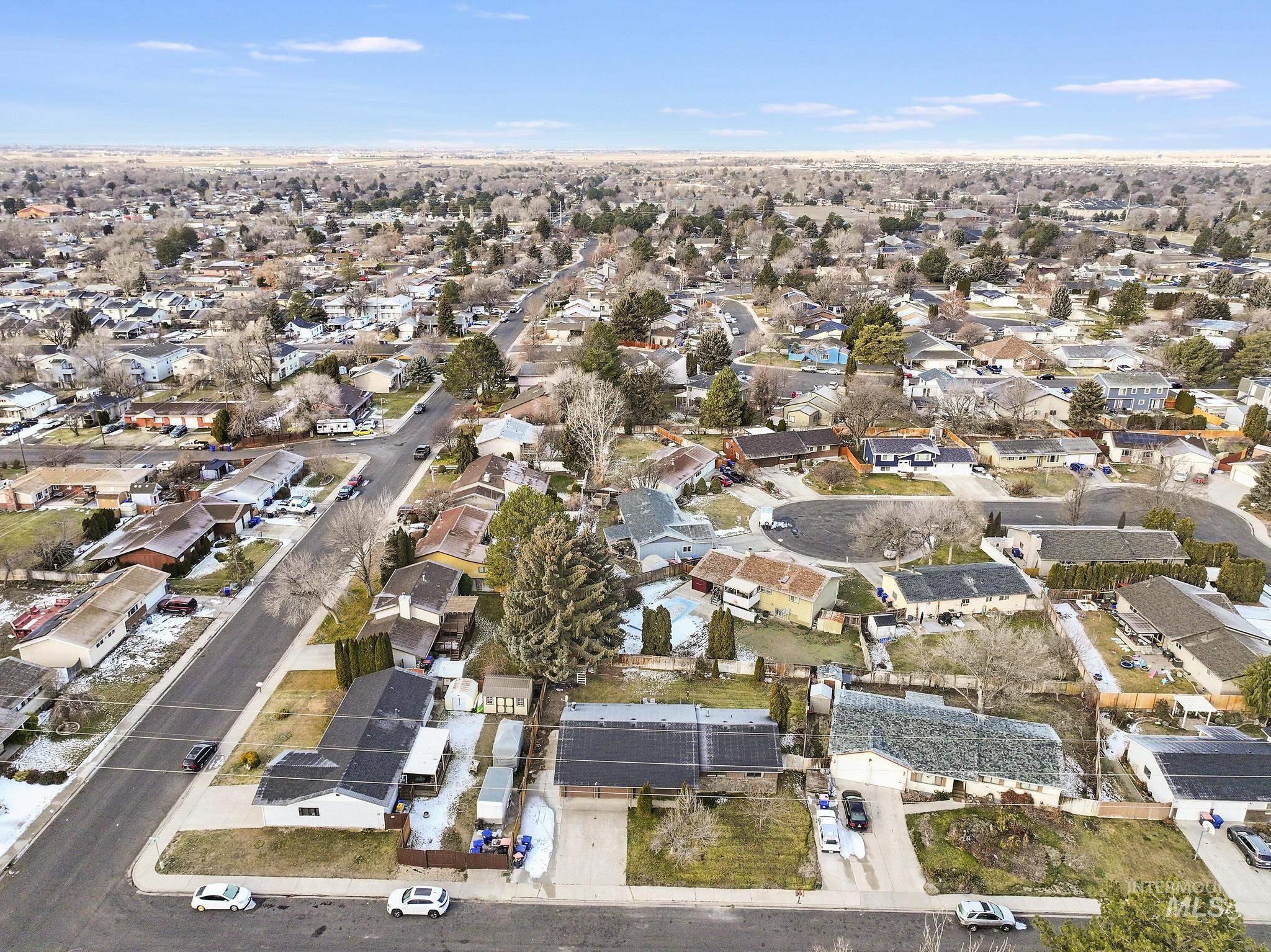 745 Newport St., Twin Falls, Idaho 83301, 5 Bedrooms, 3 Bathrooms, Residential For Sale, Price $415,000,MLS 98973594