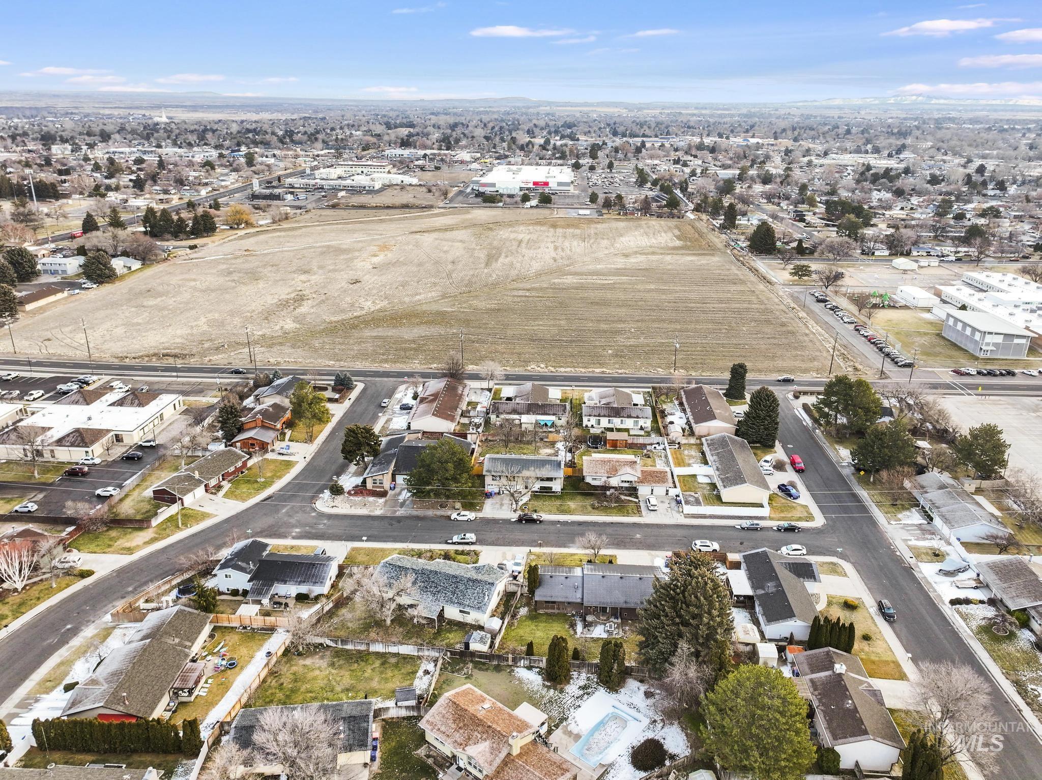 745 Newport St., Twin Falls, Idaho 83301, 5 Bedrooms, 3 Bathrooms, Residential For Sale, Price $415,000,MLS 98973594