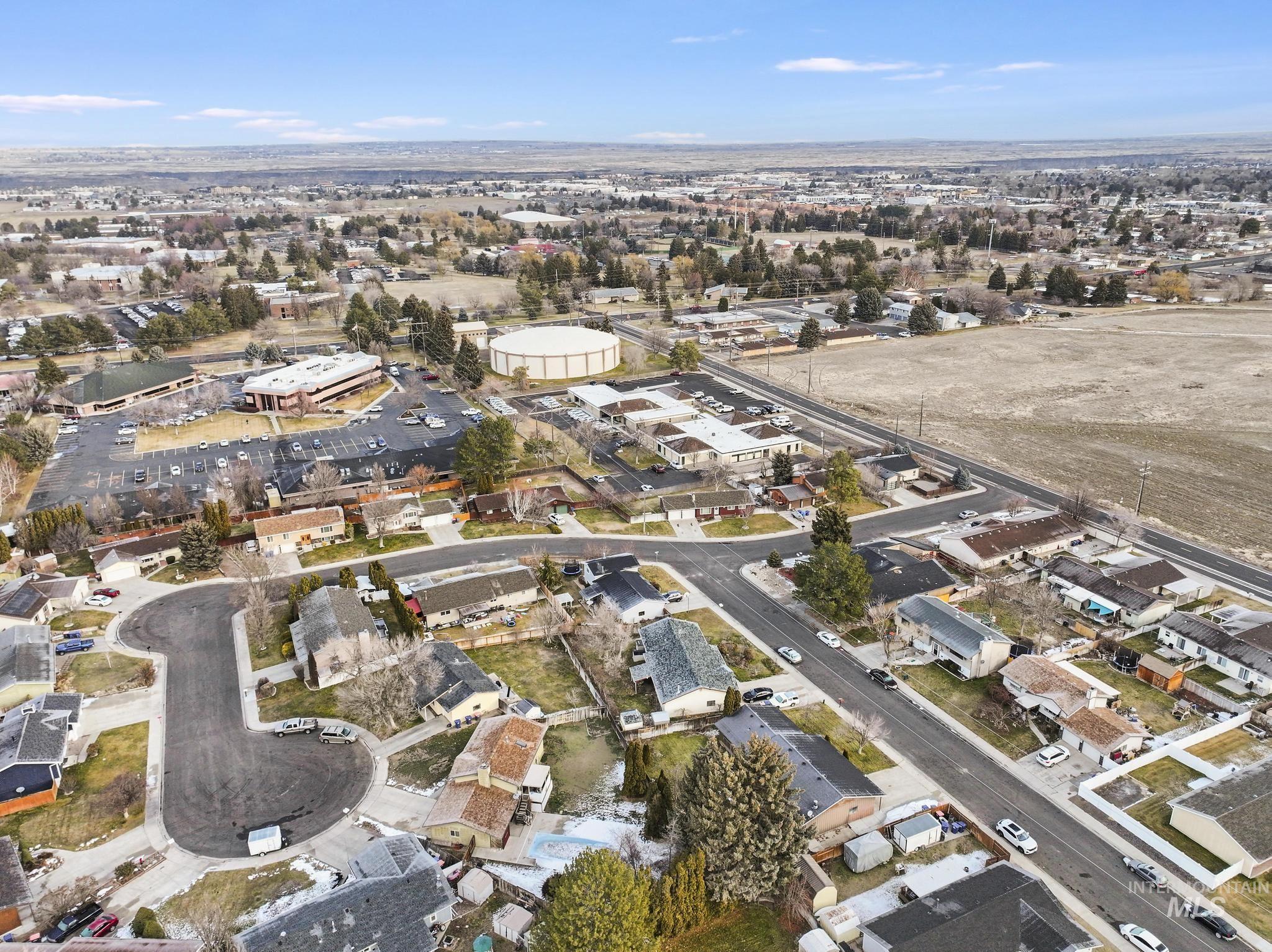 745 Newport St., Twin Falls, Idaho 83301, 5 Bedrooms, 3 Bathrooms, Residential For Sale, Price $415,000,MLS 98973594