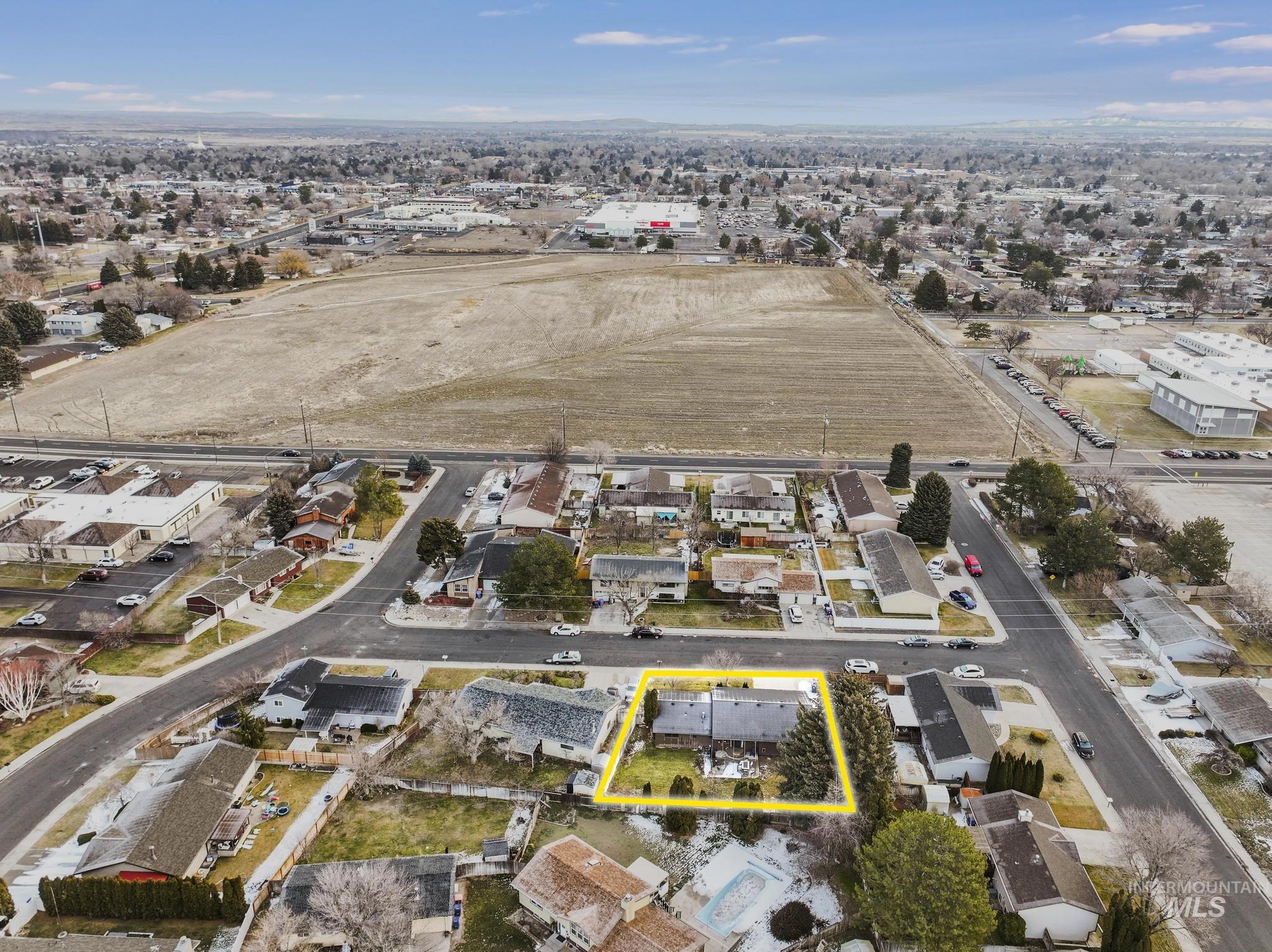 745 Newport St., Twin Falls, Idaho 83301, 5 Bedrooms, 3 Bathrooms, Residential For Sale, Price $415,000,MLS 98973594