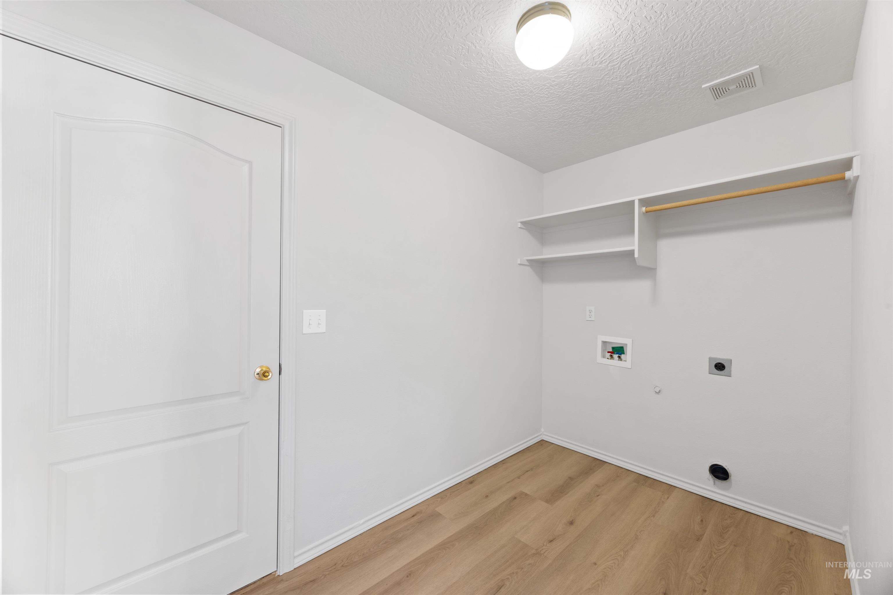 4122 E Roan Meadow, Nampa, Idaho 83687, 4 Bedrooms, 2 Bathrooms, Residential For Sale, Price $400,000,MLS 98973595