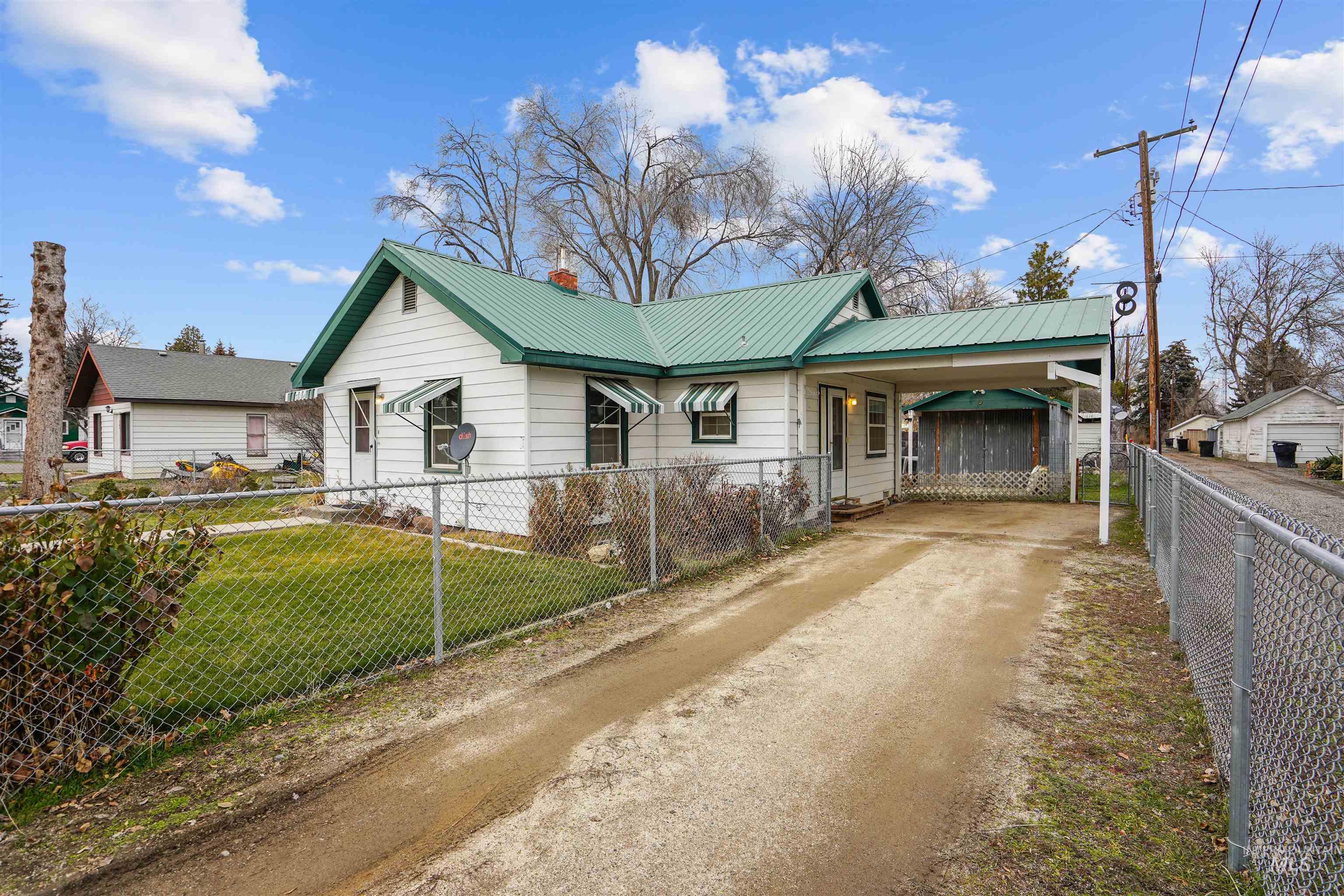 714 4th Ave East, Gooding, Idaho 83330, 2 Bedrooms, 1 Bathroom, Residential For Sale, Price $225,000,MLS 98973598