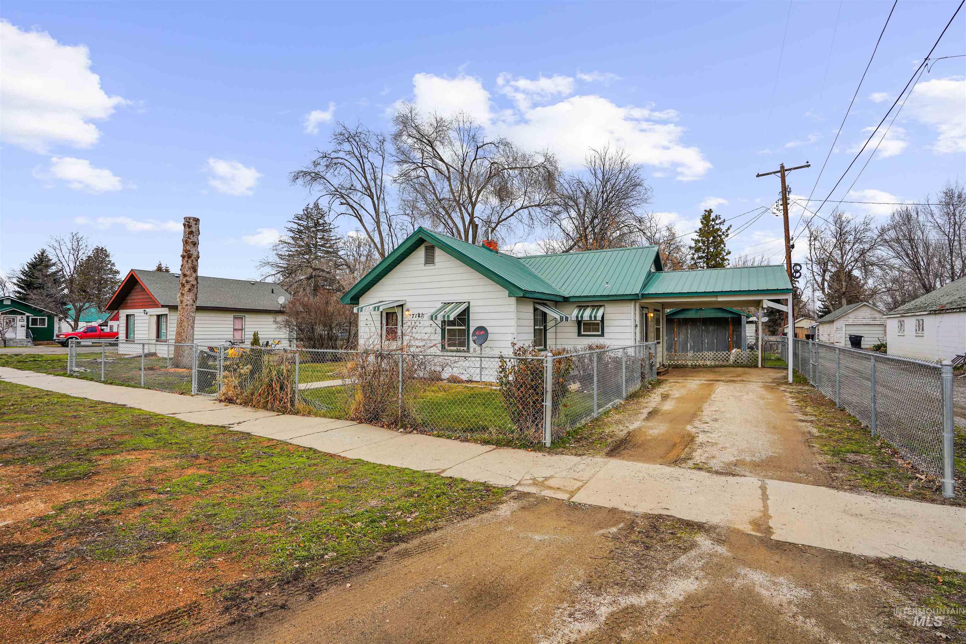 714 4th Ave East, Gooding, Idaho 83330, 2 Bedrooms, 1 Bathroom, Residential For Sale, Price $225,000,MLS 98973598