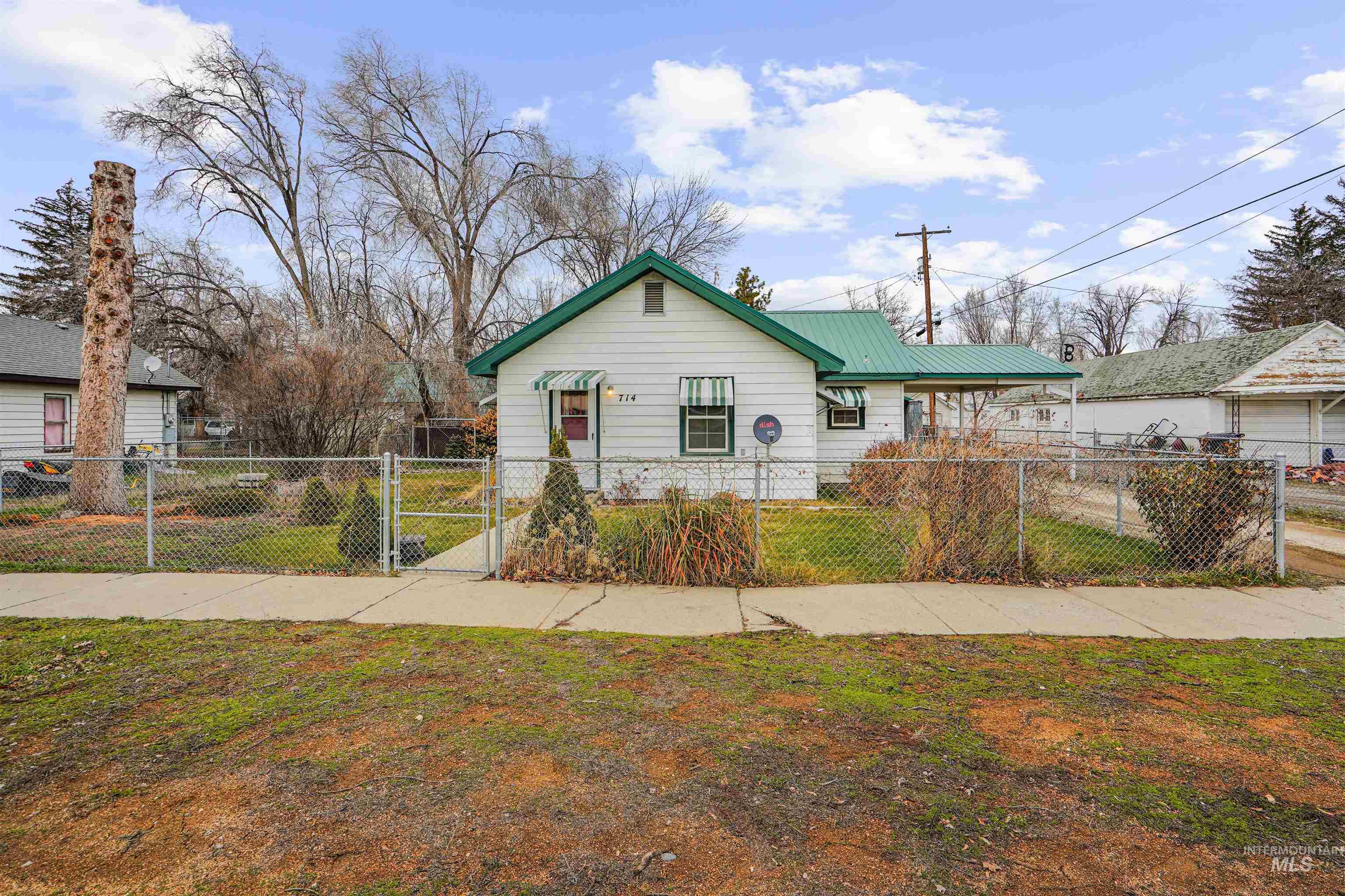 714 4th Ave East, Gooding, Idaho 83330, 2 Bedrooms, 1 Bathroom, Residential For Sale, Price $225,000,MLS 98973598