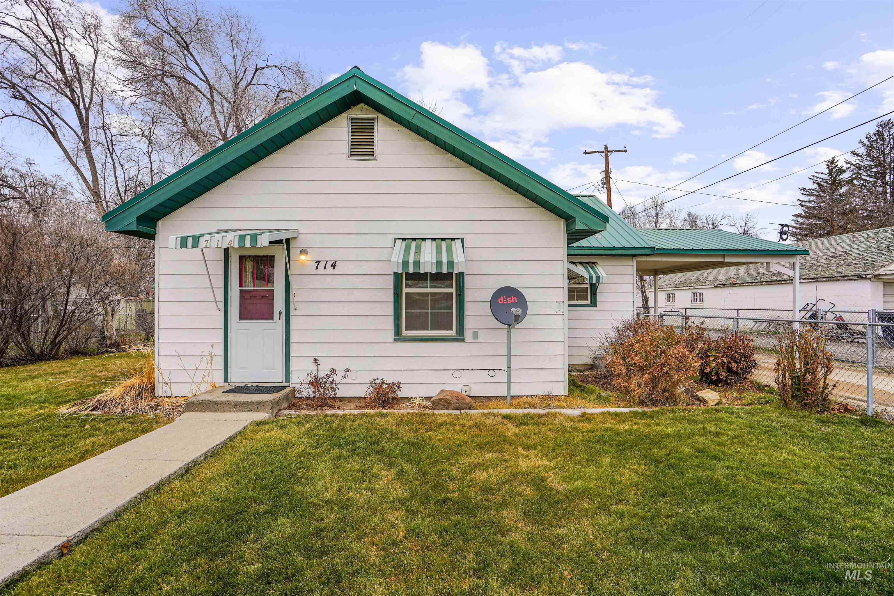 714 4th Ave East, Gooding, Idaho 83330, 2 Bedrooms, 1 Bathroom, Residential For Sale, Price $225,000,MLS 98973598